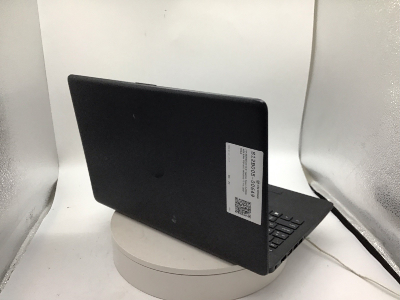 HP db0066wm 15.6″ Laptop Ryzen 3 2200U 4GB RAM 1TB HDD Windows 11 Pro Used READ