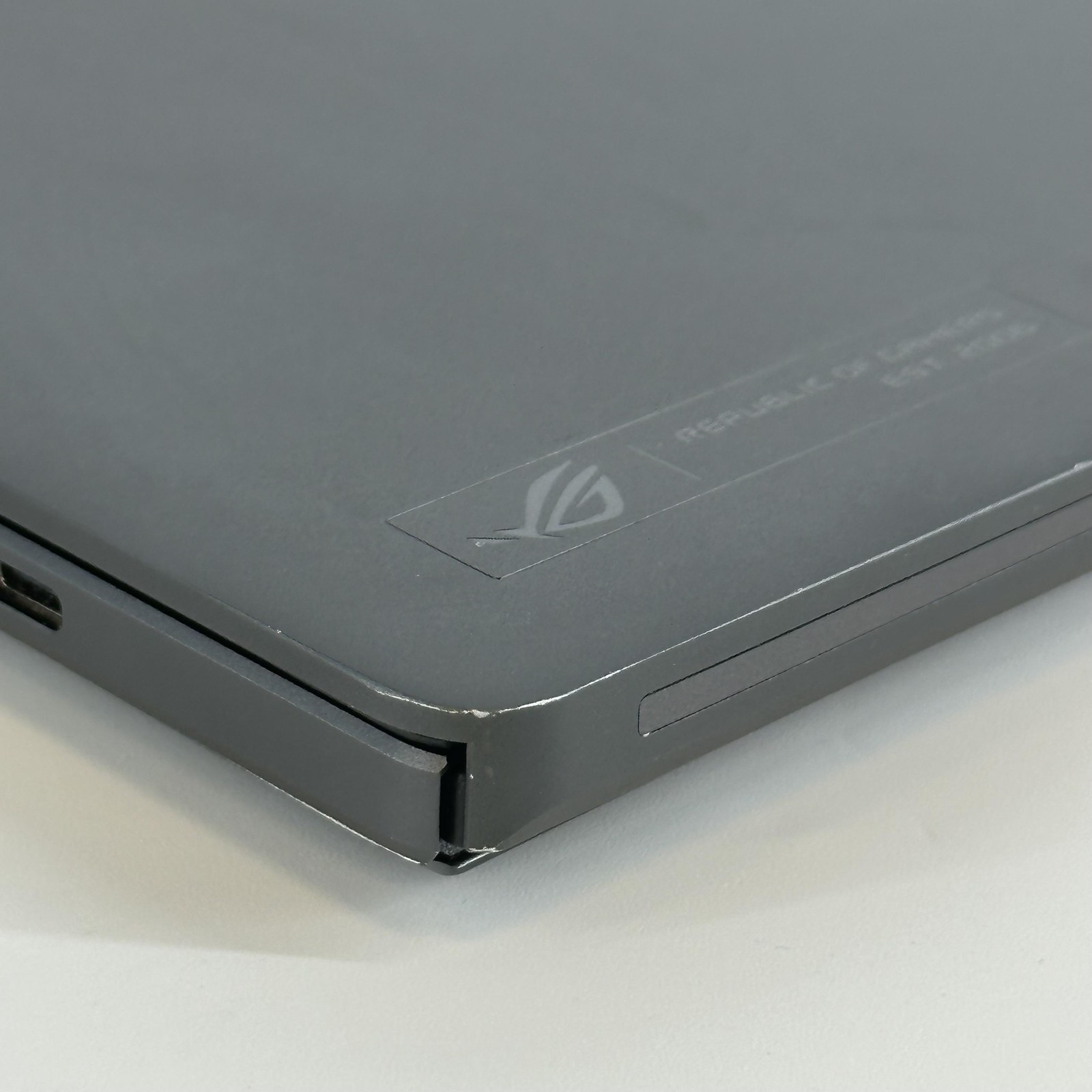 Asus ROG Zephyrus G16 GU605 240Hz QHD+ 2.9GHz Ultra 9 285H 32GB 2TB SSD RTX 5080