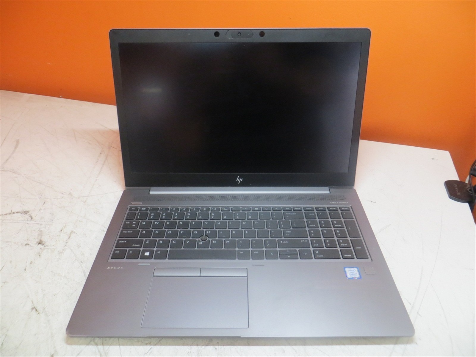 Dark Spot HP ZBook 15u G6 Laptop Intel i7-8565U 1.8GHz 8GB 256GB SSD