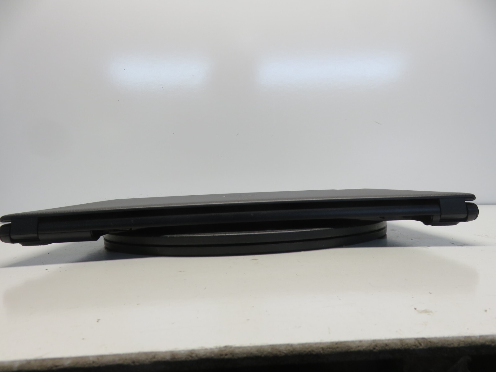 Dell Inspiron 3536 Laptop AMD A6-9200 R4 4GB Ram No HDD or Battery