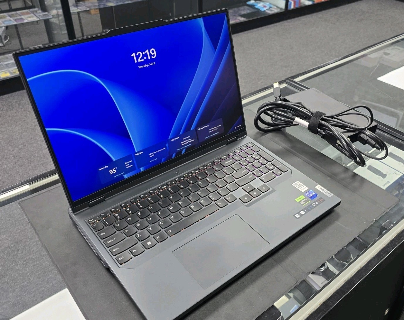 Lenovo Legion Pro 7 16IRX8H Laptop 16″, I9-13900HX RTX 4070 64GB DDR5 4TB SSD