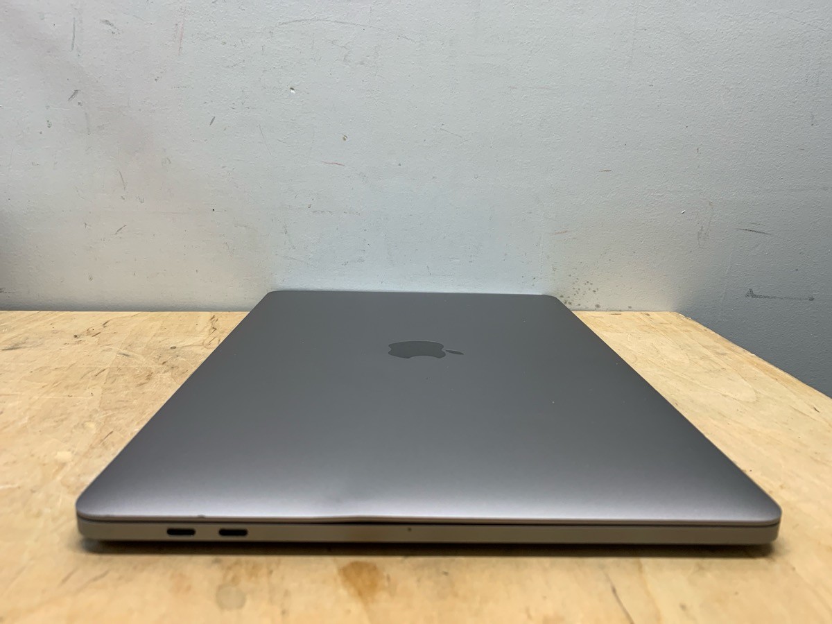 Apple MacBook Pro (13″, 2019) Broken Screen – For Parts / AS-IS (E10035423)