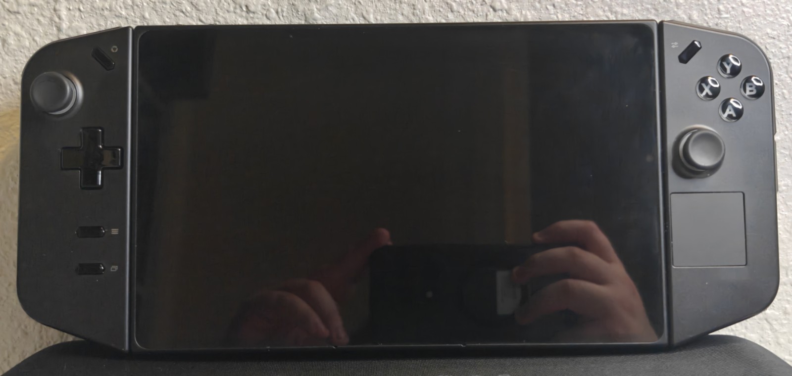Lenovo Legion Go 8.8 in (1TB SSD, AMD Ryzen Z1 Extreme, 3.3GHz, 16GB RAM) Tested