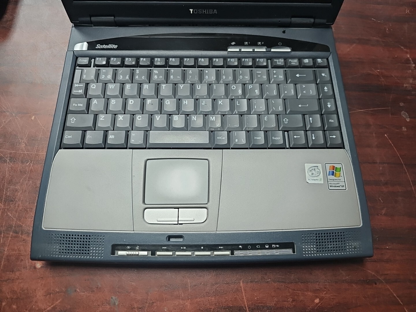 Toshiba Satellite 1800 / Pentium III 256MB RAM No HDD No adapter / * UNTESTED *