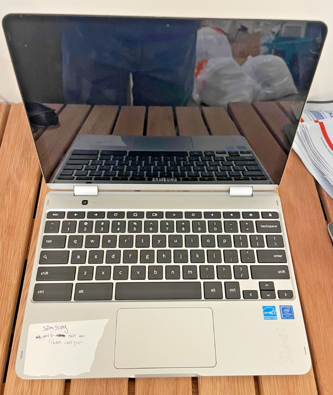 Samsung Chromebook Plus V2 2-in-1 4GB 64GB 13MP 12.2″ XE520QAB-K03US for parts
