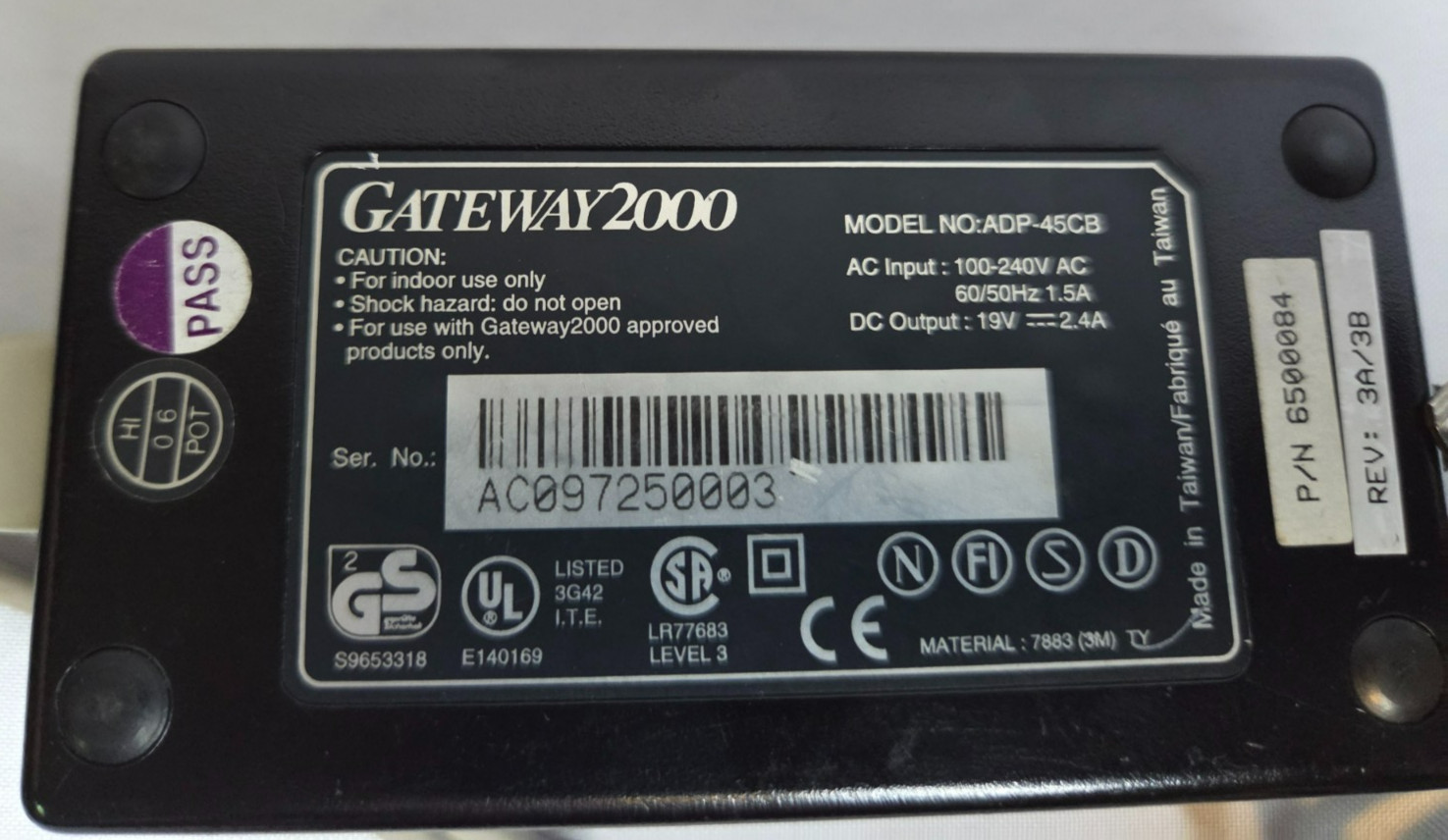 2 Gateway 2000 Solo 2300 Laptops, Power Supply & Dock Terminal READ UNTESTED