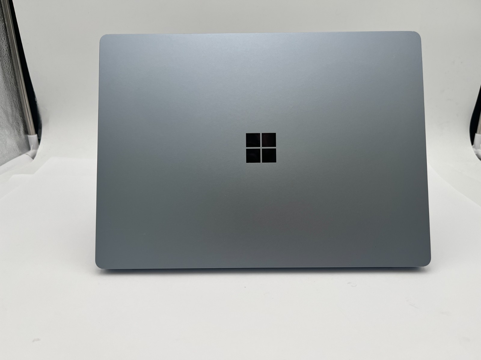 Microsoft Surface Laptop 4 1950 13.5″ Touch i7-1135G7@2.40GHZ 8GB RAM 512GB NVME