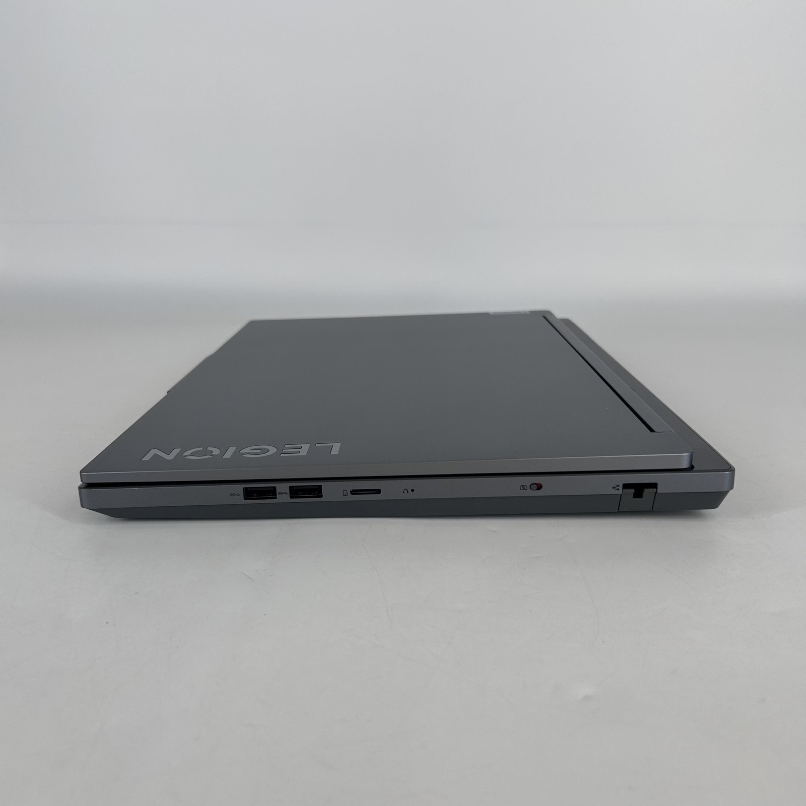 Lenovo Legion 5i Gen 9 16 165Hz QHD+ 2.1 GHz i7-14700HX 32GB 1TB SSD RTX 4070