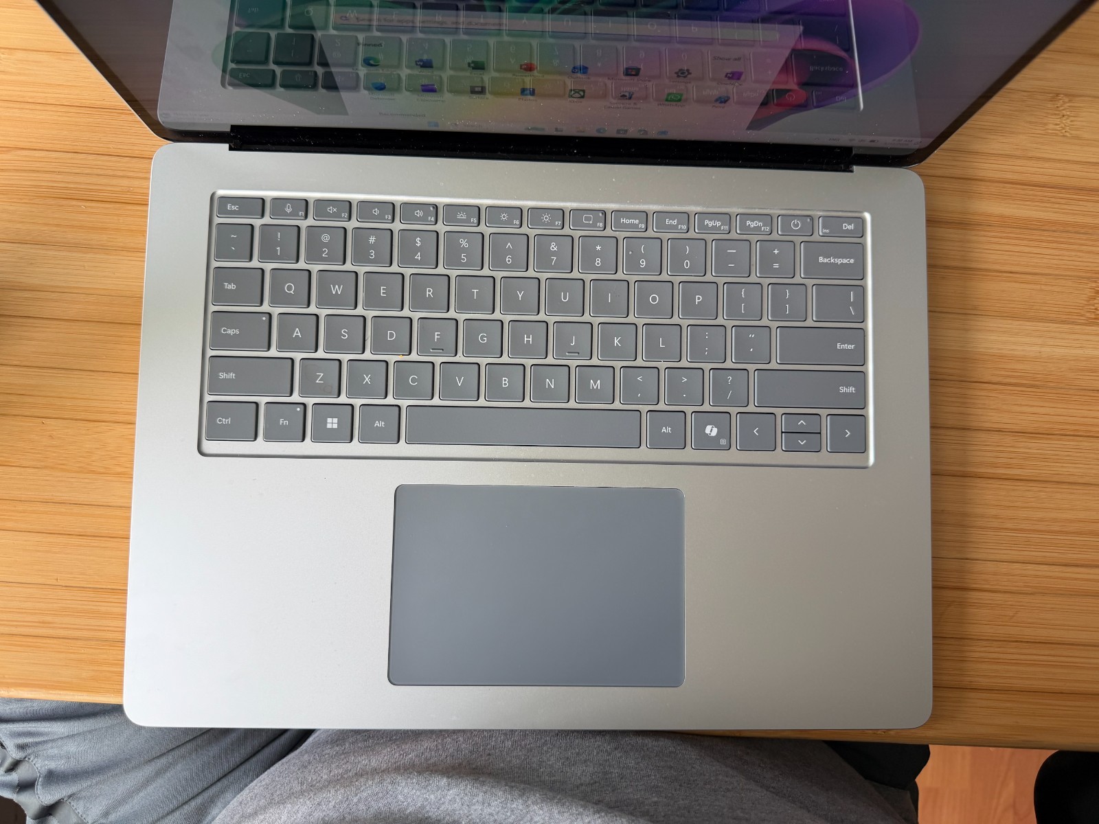 Surface Laptop 7th edition 15″ Snapdragon. 16GB RAM. 238GB SSD