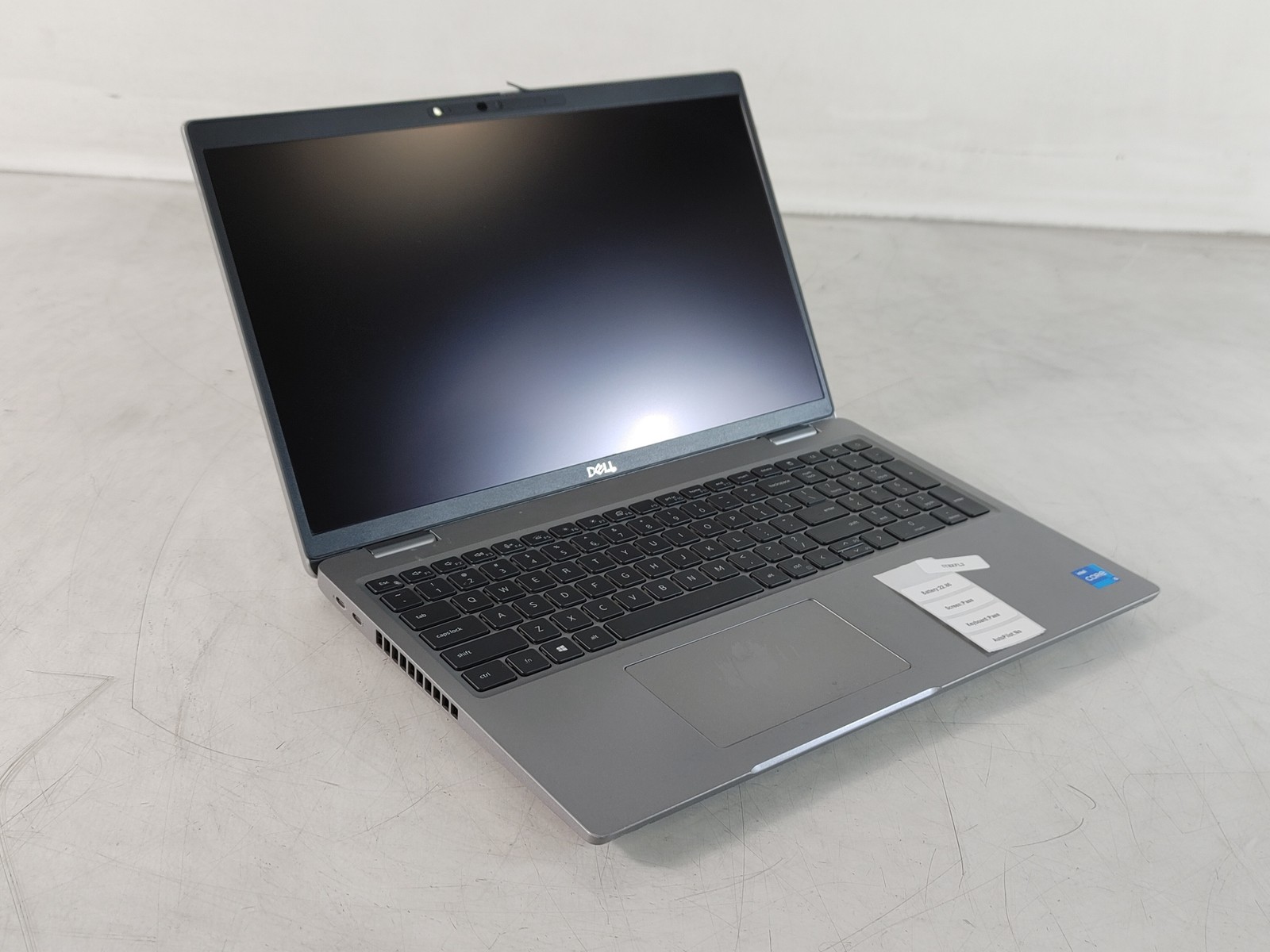 Dell Latitude 5520 Core i5-1135G7 2.40 GHz 16 GB DDR4 No HDD