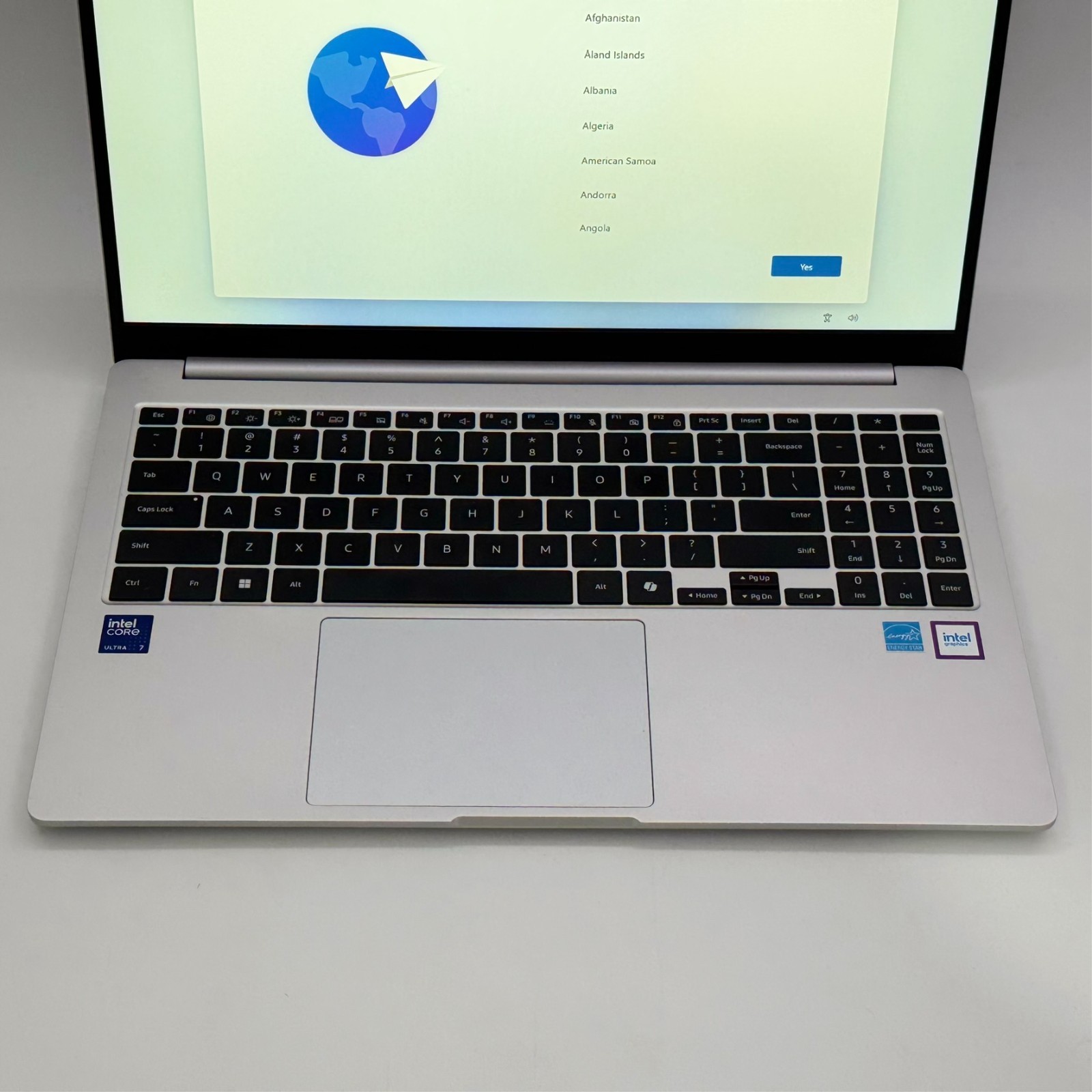 Samsung Galaxy Book5 15.6″ FHD Intel Core Ultra 7 255U 16GB 512GB SSD Laptop