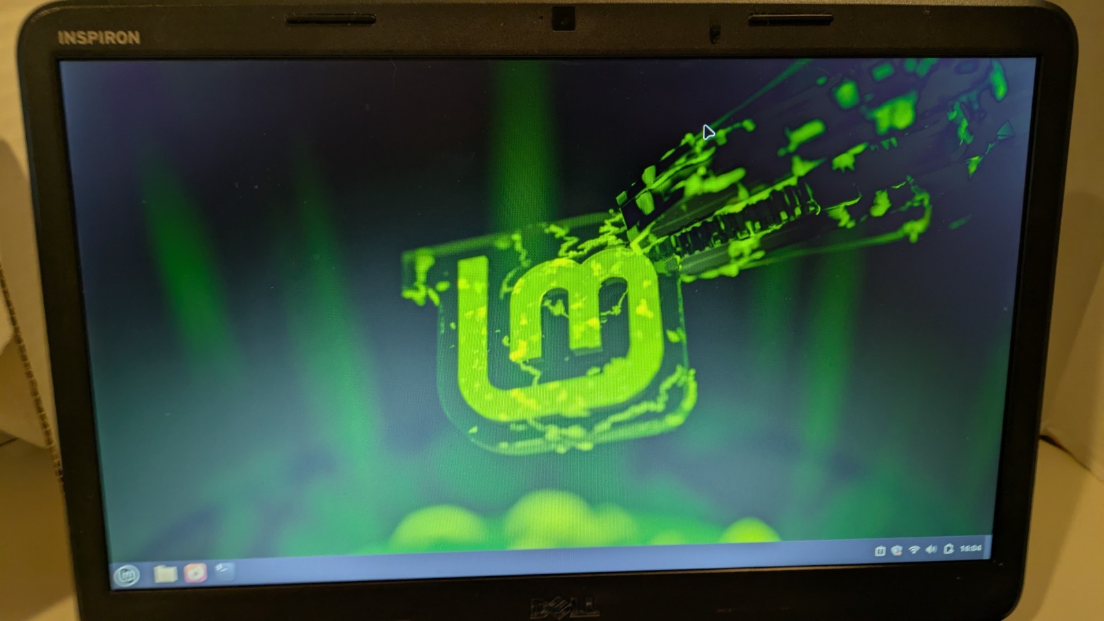 DELL Inspiron N5040 i3 2.53GHz 4GB RAM 120GB SSD Linux Mint Cinnamon OS