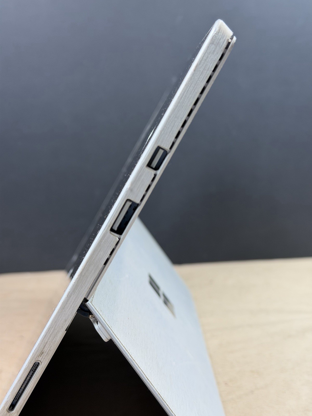 Microsoft Surface 1724 -128GB FOR PARTS REPAIR SHIPS FAST!