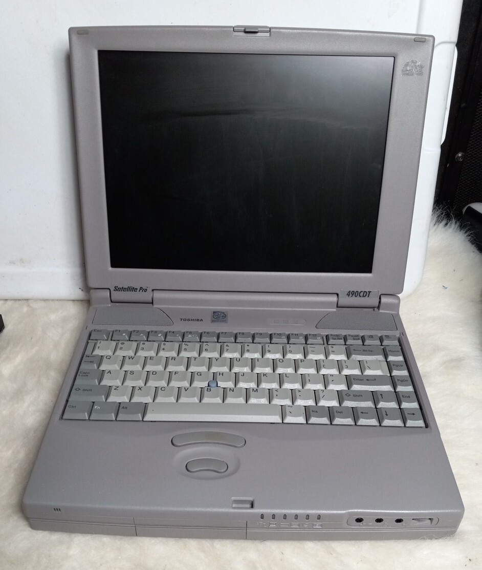 Toshiba Satellite Pro 490CDT Pentium II 4GB windows98+ Battery & Power Adapter