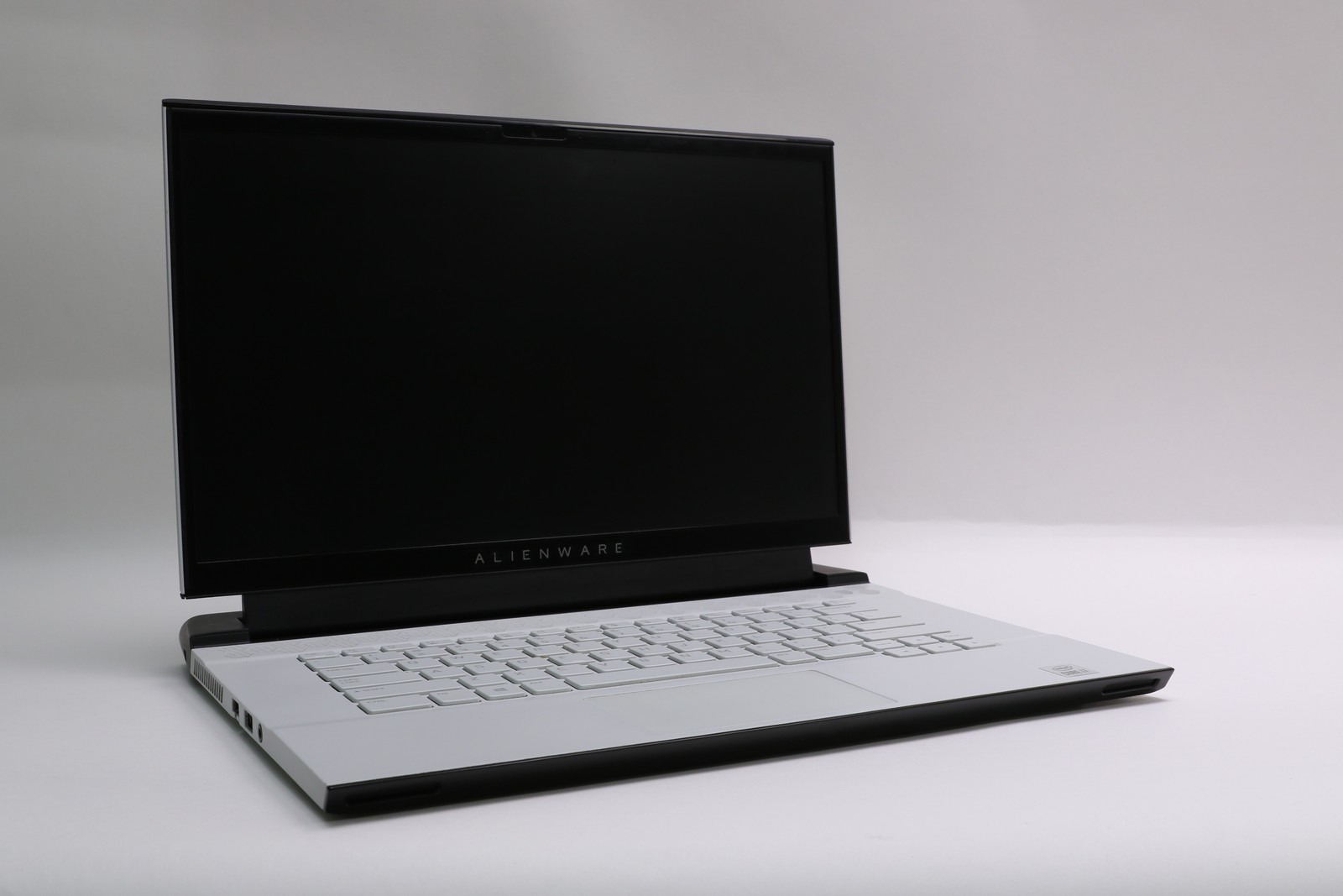 15″ Alienware m15 R3 P87F, i7-10875H, 32GB, 512GB SSD, RTX 2070
