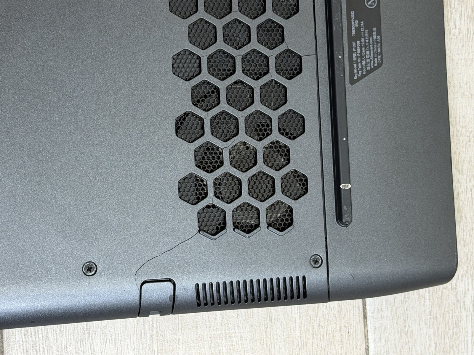 “READ”Alienware M15 R7 AMD Ryzen 7 6800H GeForce RTX 3060 16GB RAM 512GB NVMe