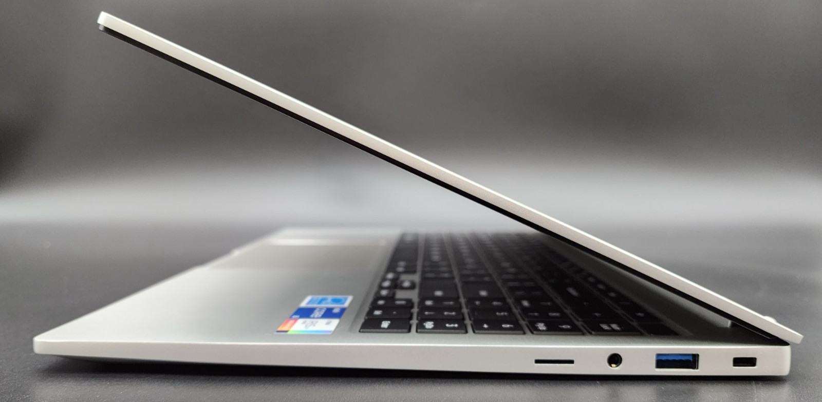 Samsung Galaxy Book 15.6″ i5‑1135G7 8GB RAM Laptop NP750TDA for Parts