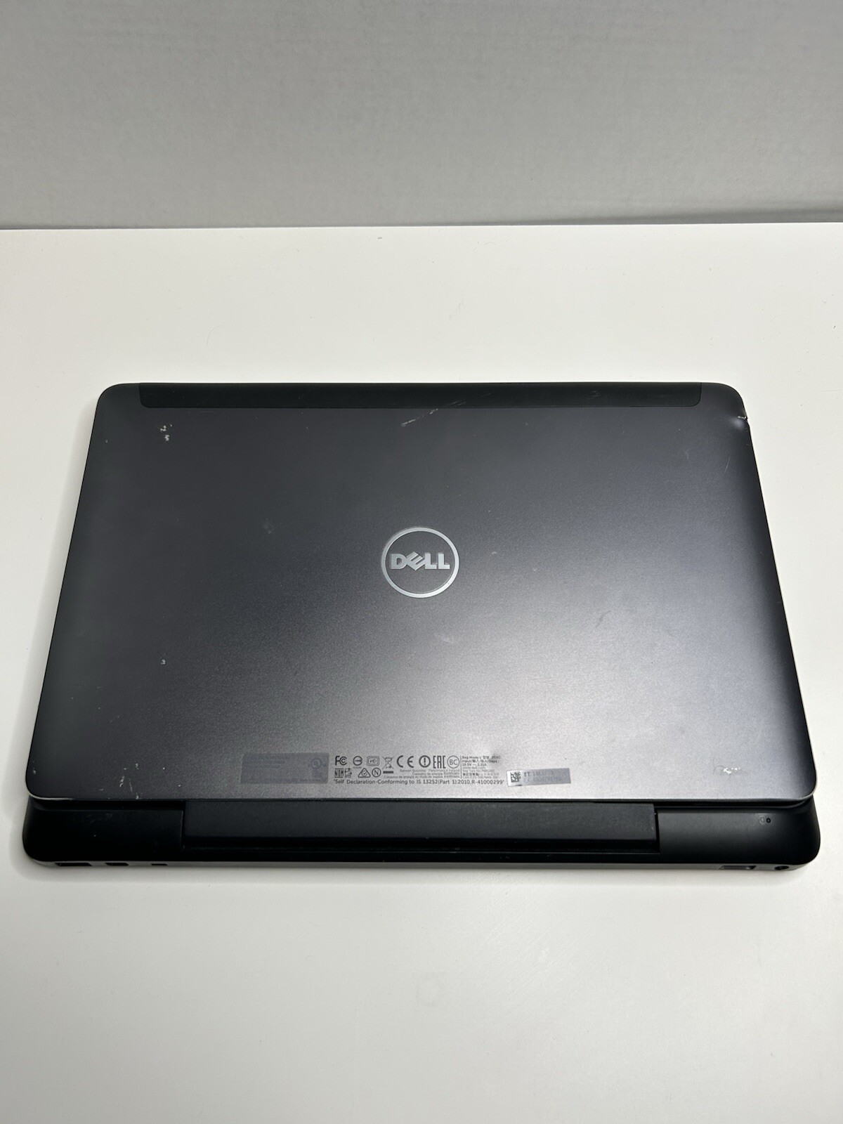 Dell Latitude 7350 Core m-5Y71 1.20GHz FOR PARTS/REPAIR NO POWER