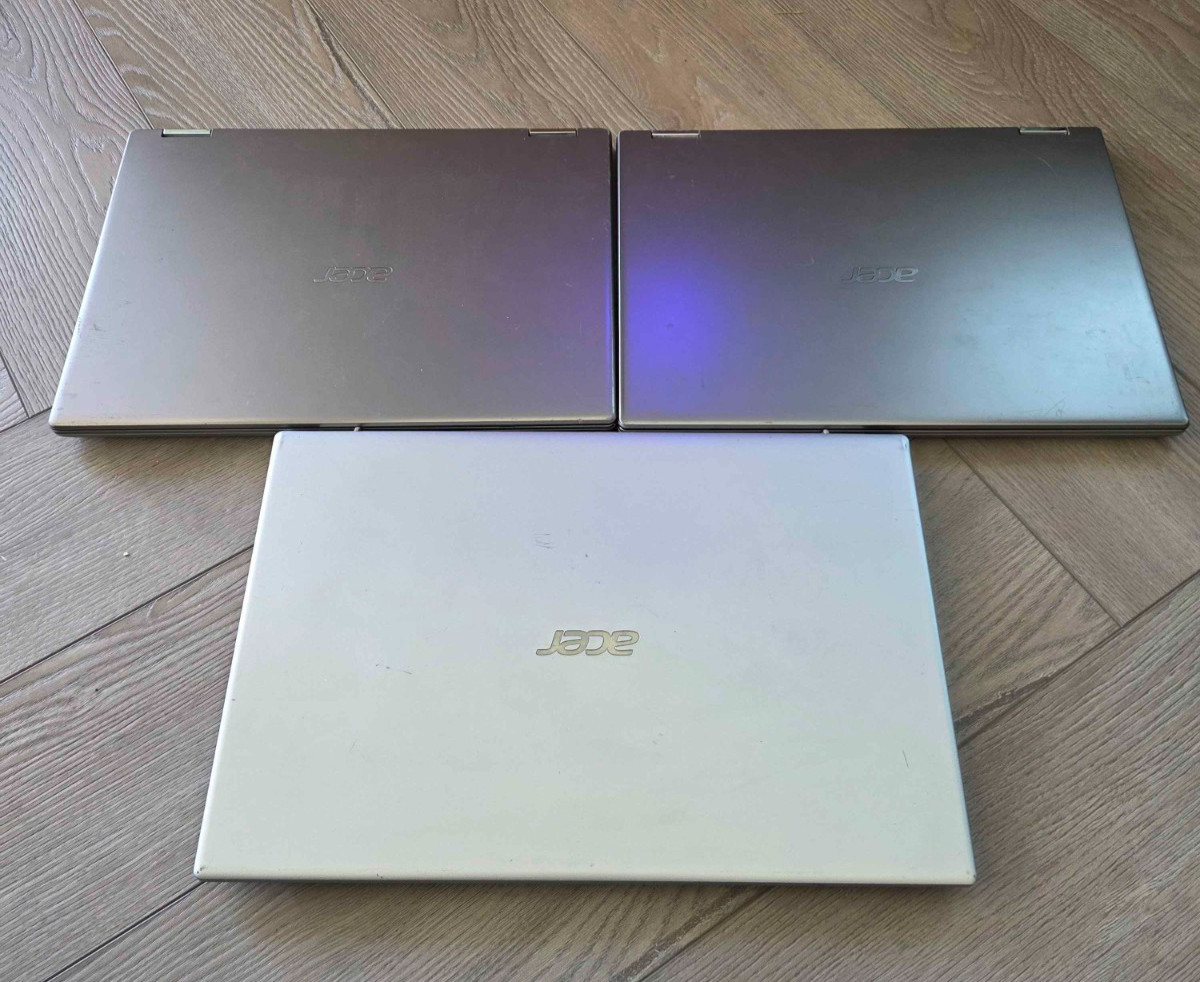 lot of two Acer SPIN 3 14in” Touch 8GB i7 8th gen, and one Aspire 3 i3 11gen