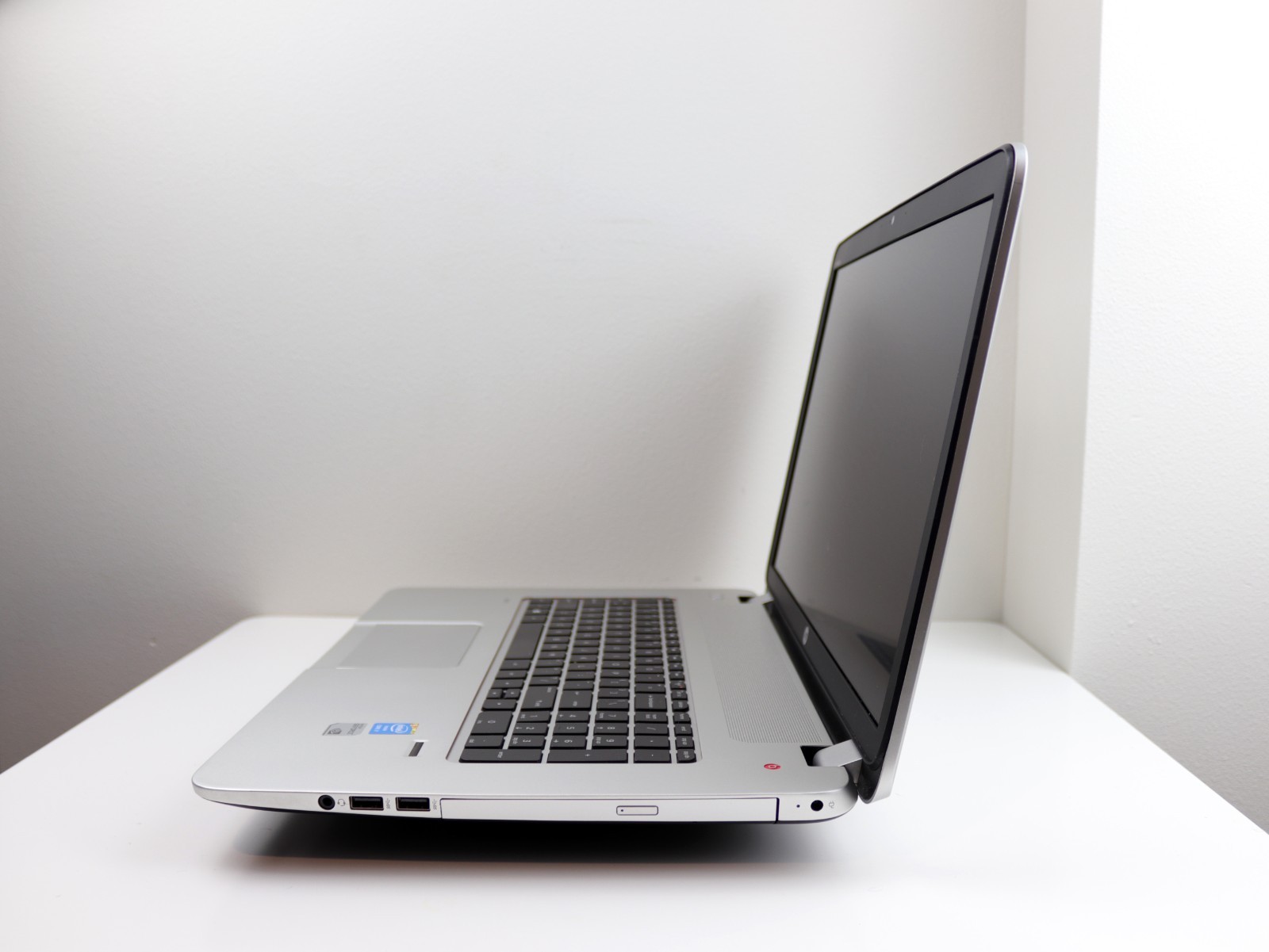 HP ENVY 17.3 FHD Intel Core i7-4700MQ, 256GB SSD, 12GB RAM, NVIDIA GT 740M Win11