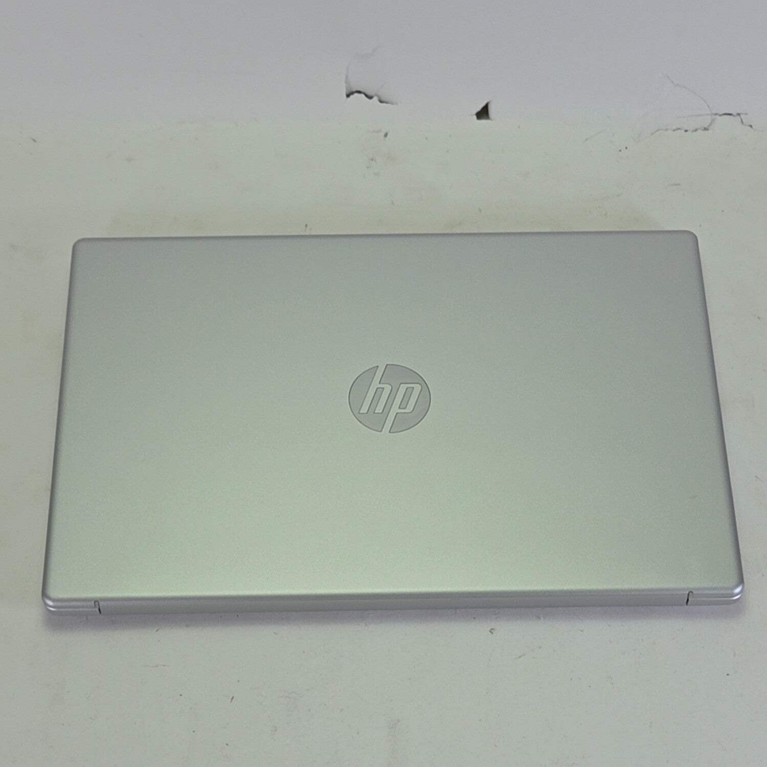 HP Laptop 15-fd0131wm 15.6″ i3-N305 1.8GHz 8GB RAM 256GB SSD