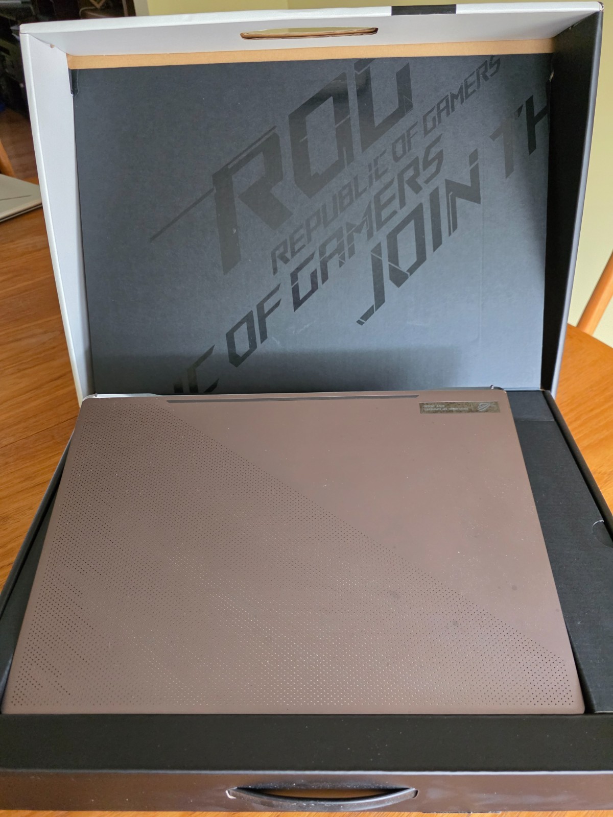 ASUS ROG Zephyrus G15 (GA503Q) | 15.6″ 1440p | Ryzen 9 5900HS | RTX 3070 | 24GB