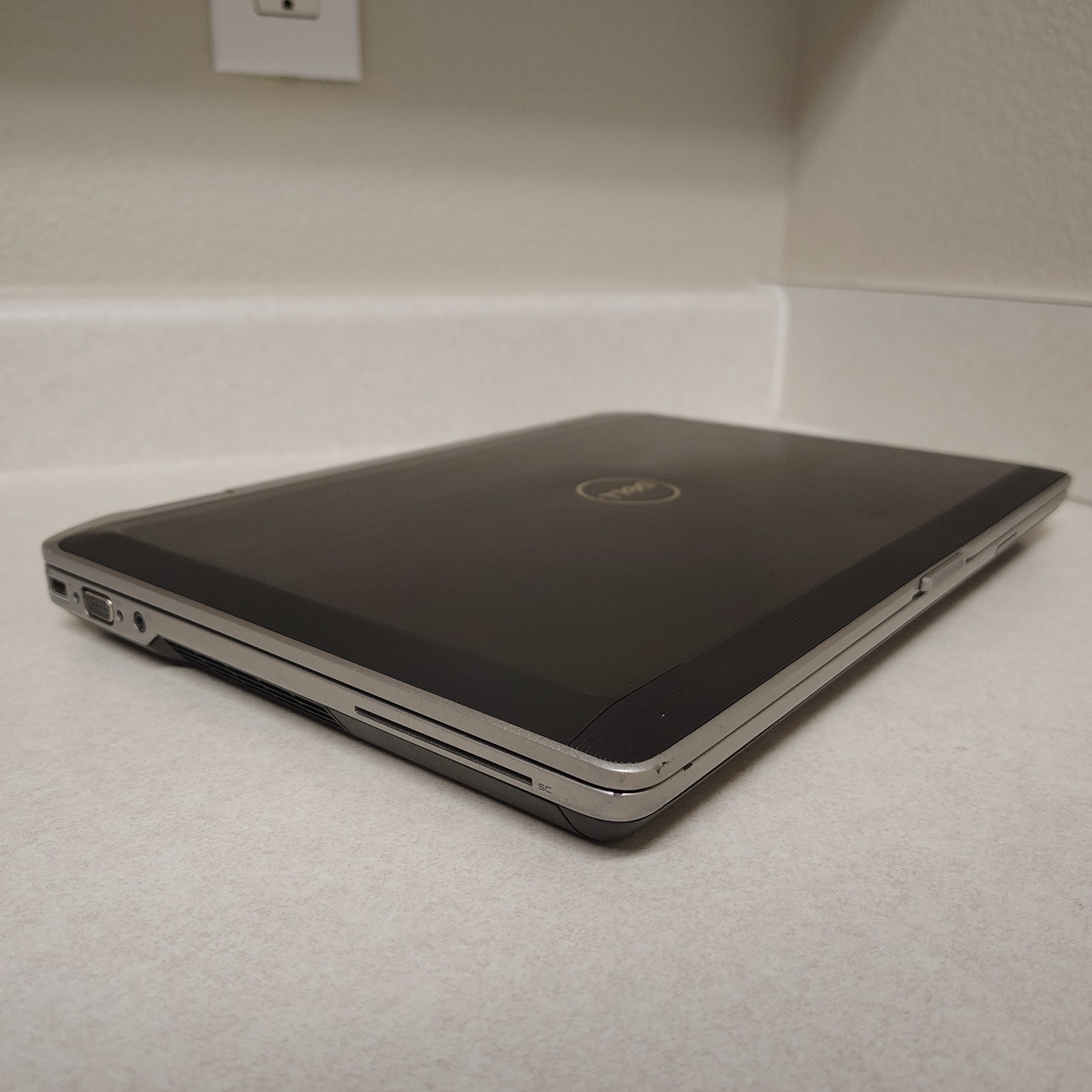 Dell Latitude E6420 14″ Linux Mint Laptop Intel i7 128GB SSD 8GB RAM NEW BATTERY