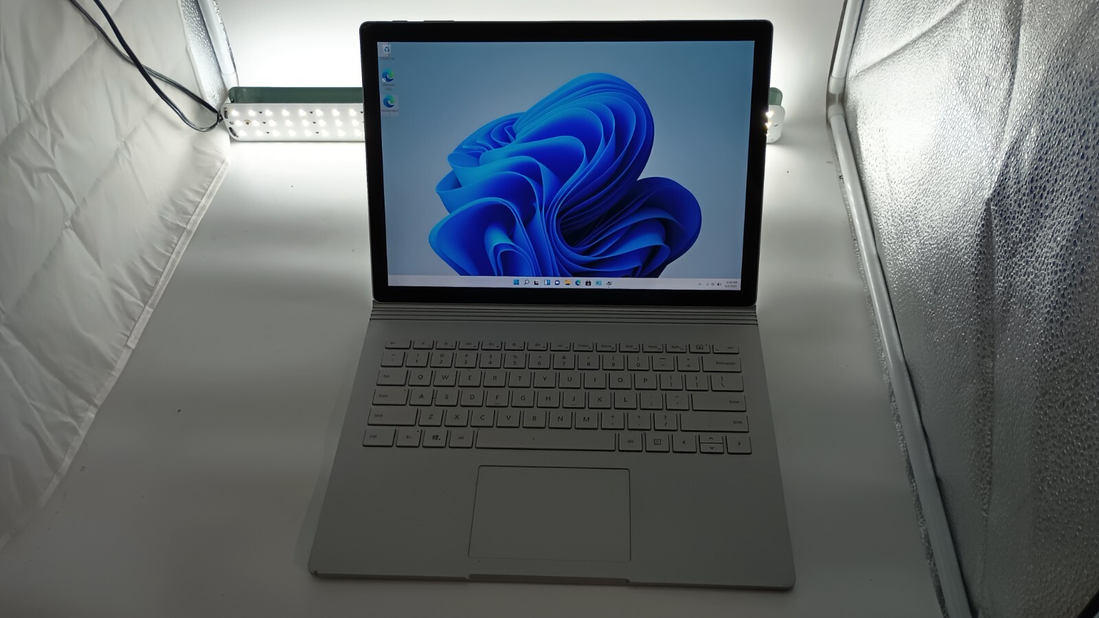 SurfaceBook2.No charger!2 Batteries! i5-7300U.8GB.256GB SSD.13.5″3K Touch.Read!
