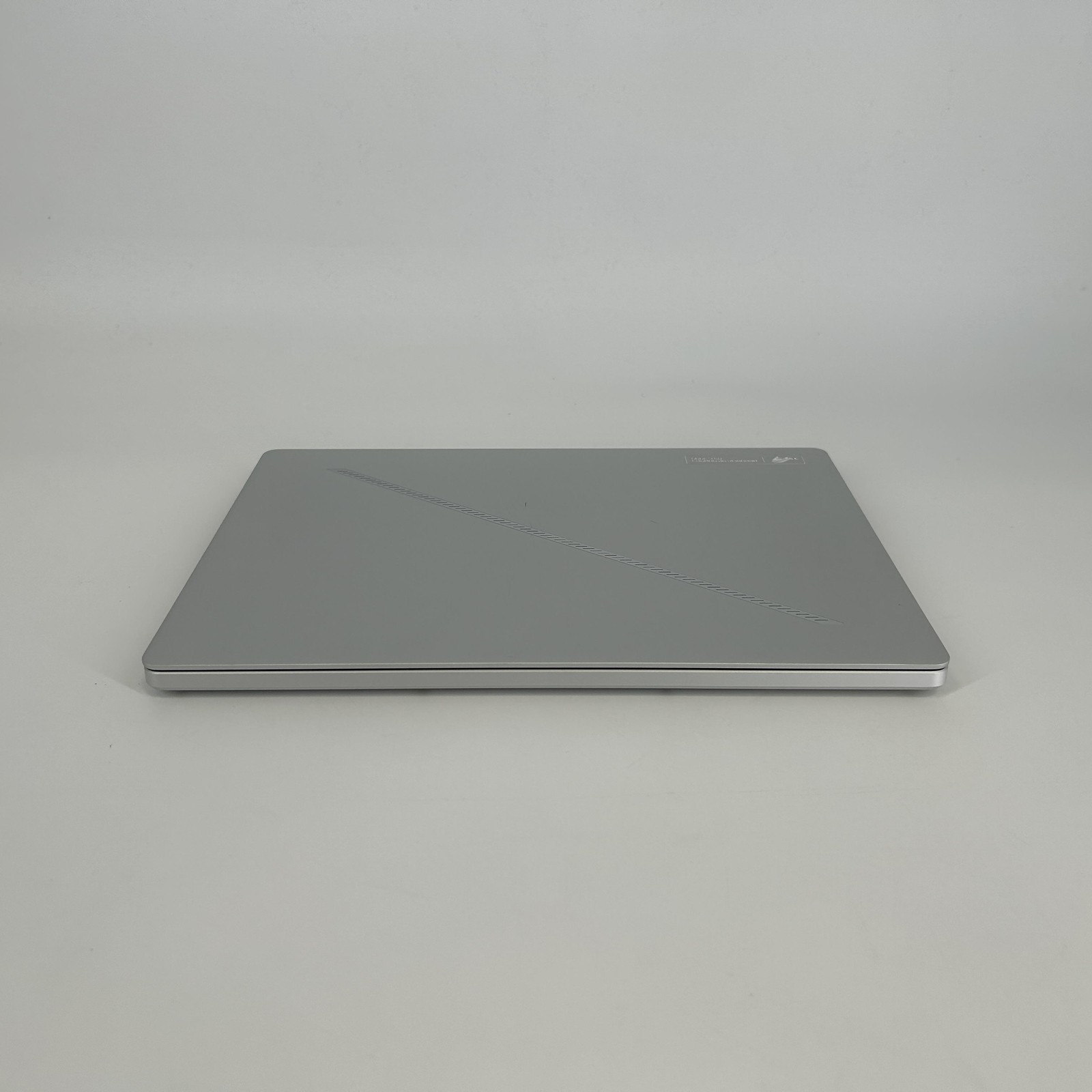 Asus ROG Zephyrus G14 GA403 120Hz QHD+ 4.0 GHz Ryzen 9 8945HS 32GB 1TB RTX 4070