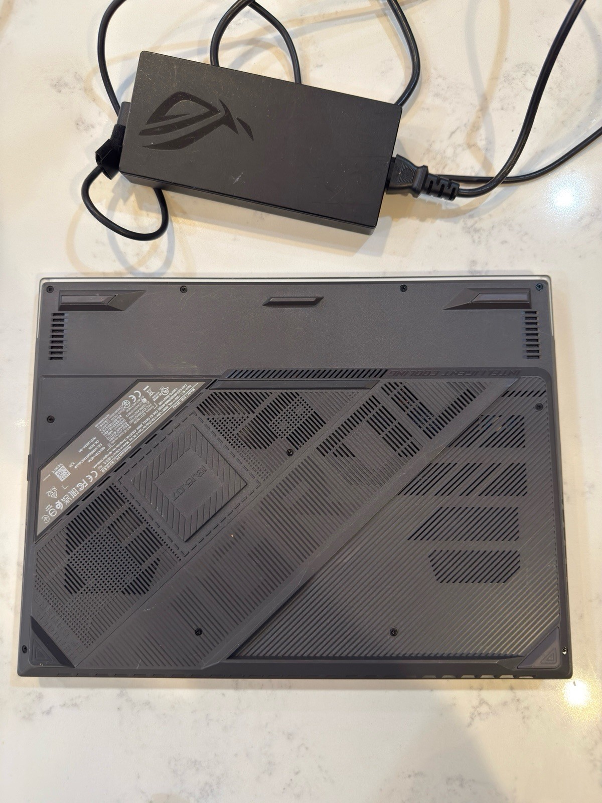 ASUS ROG Strix G16 (2024) Gaming Laptop, 16″ Nebula Display 16:10 QHD 240Hz, GeF