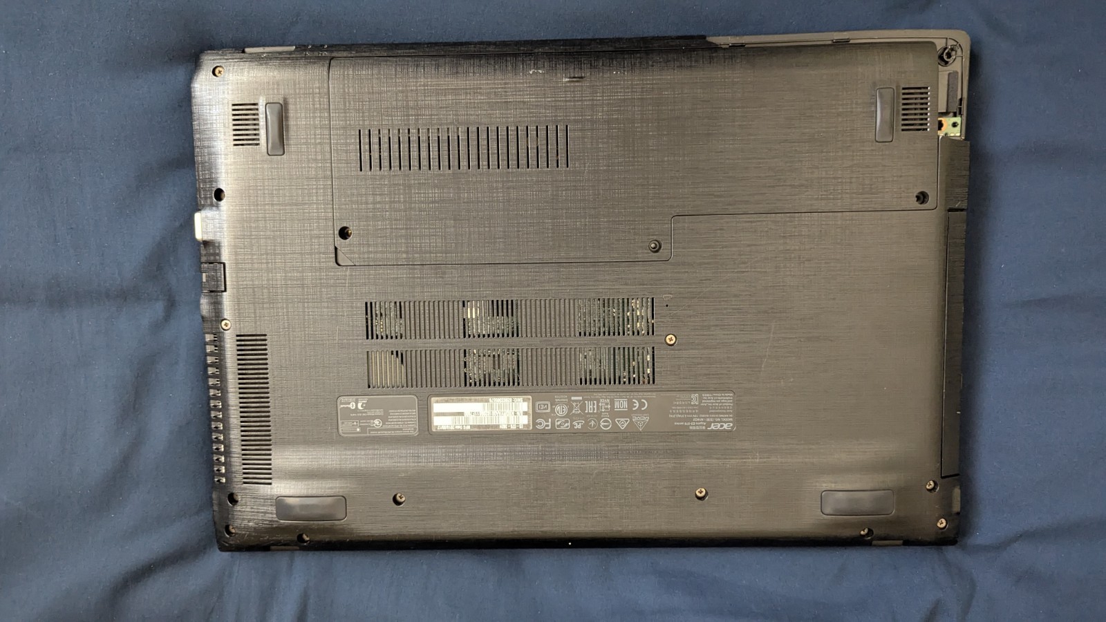 Acer laptop Aspire E5-576 Series Model N16Q2 4GB RAM (For Parts)