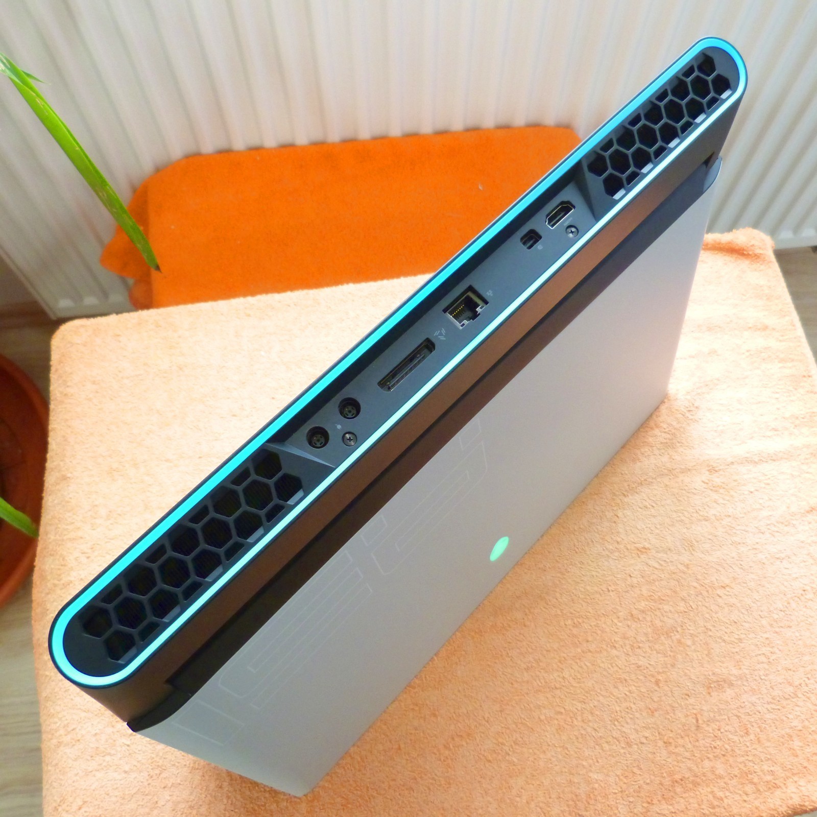 Alienware Area 51m R2 SLIM HIGH END l 17 inch 4K UHD Gaming RTX 2070 i9 64GB RAM