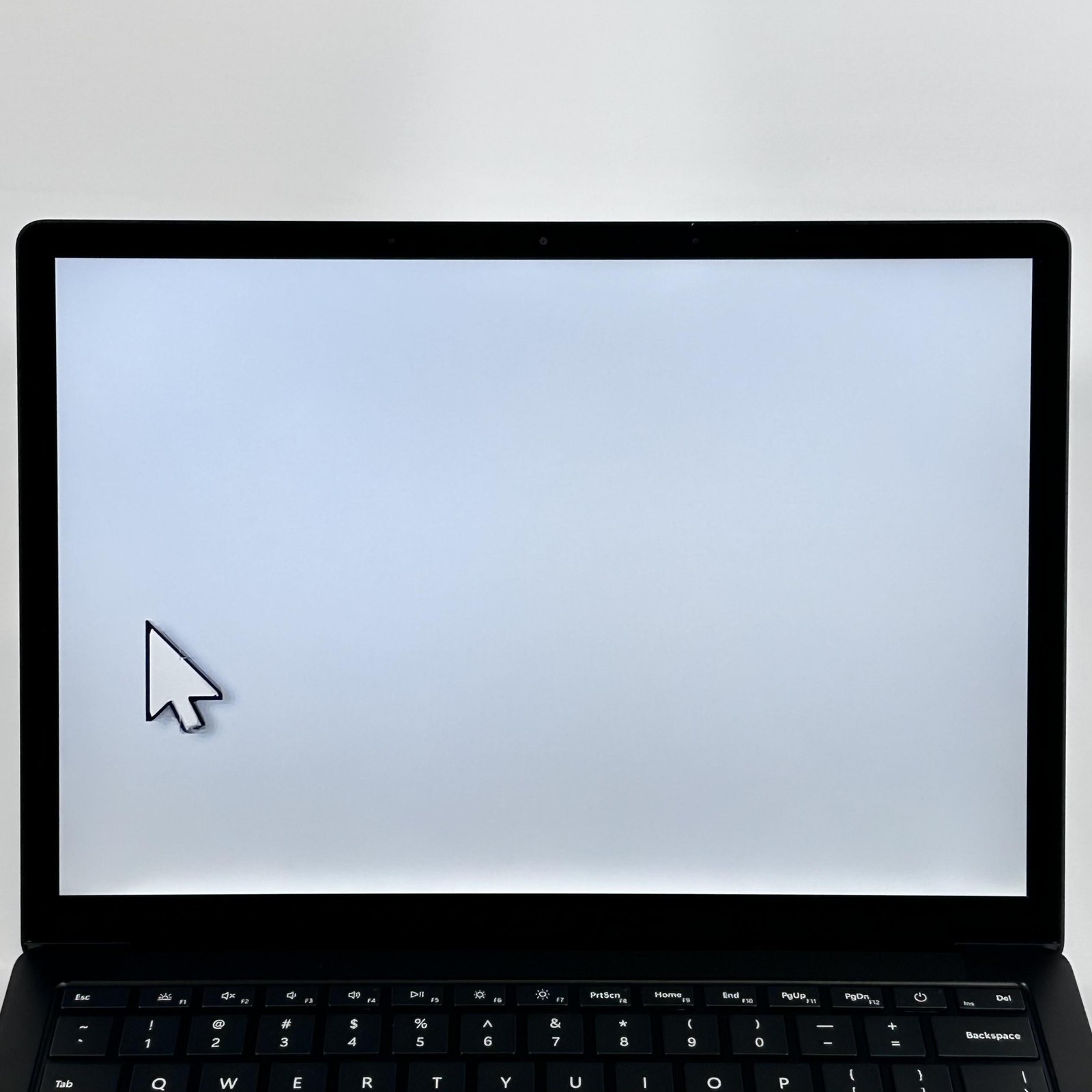 Microsoft Surface Laptop 5 13.5 2K TOUCH 2.5GHz i5-1235U 8GB 512GB SSD -GOOD