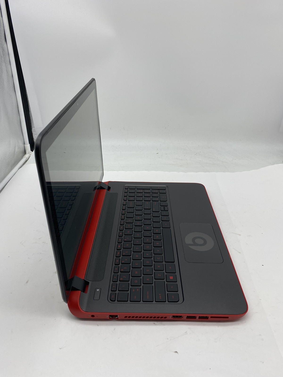 HP Beats 15 Laptop AMD A10-7300 Radeon R6 1.9GHz 8GB RAM 1TB HDD W10P Touch