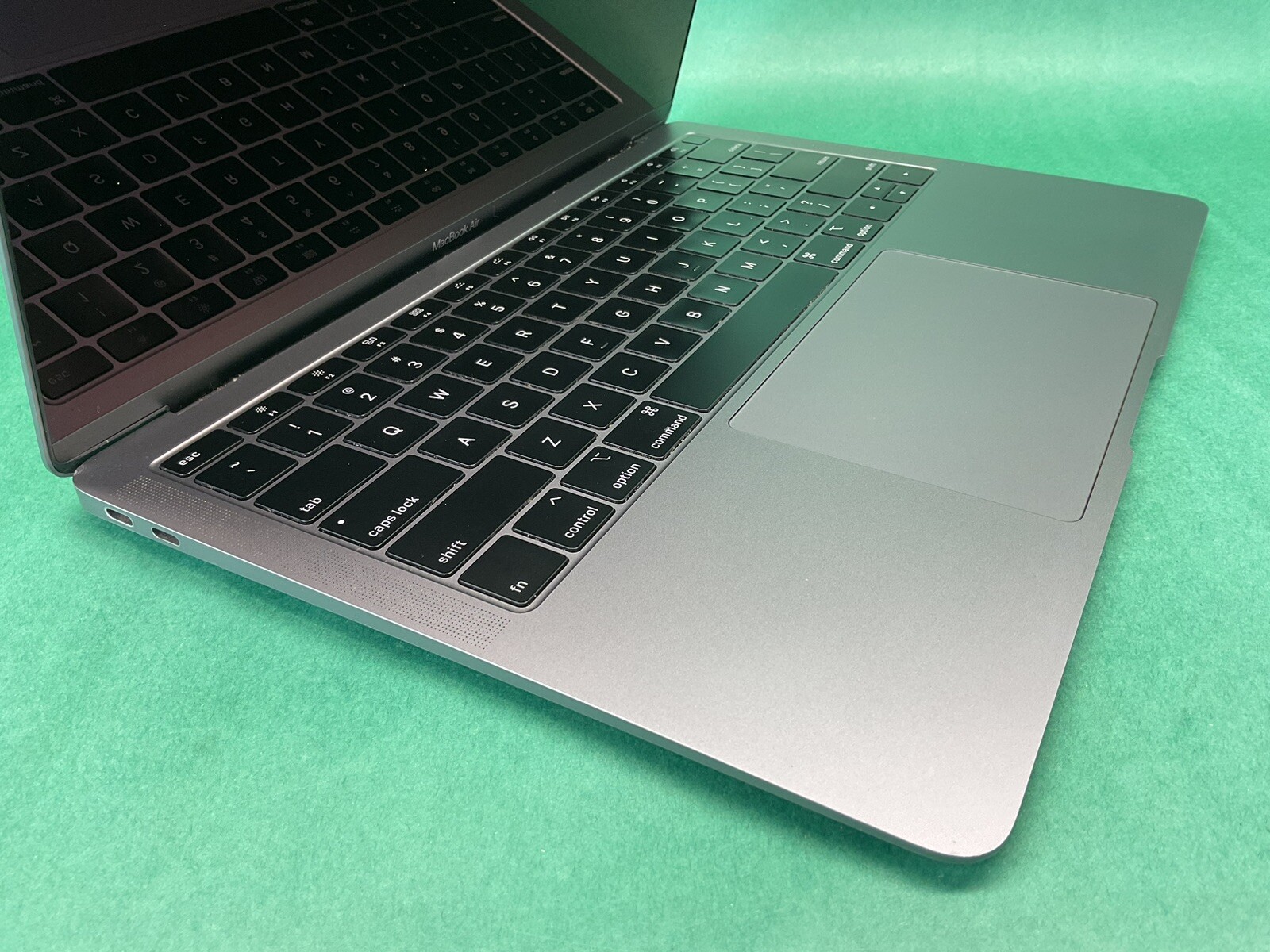 Apple MacBook Air A1932 13” Laptop – FOR PARTS – UNTESTED