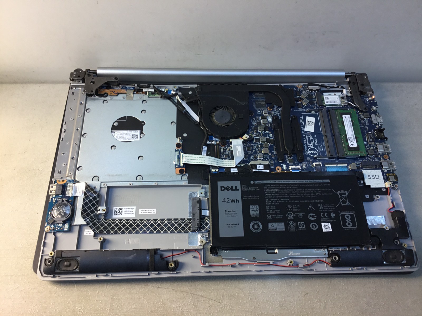 Dell Inspiron 17 5767 – FHD – i7-8600U – 4GB – NO HD