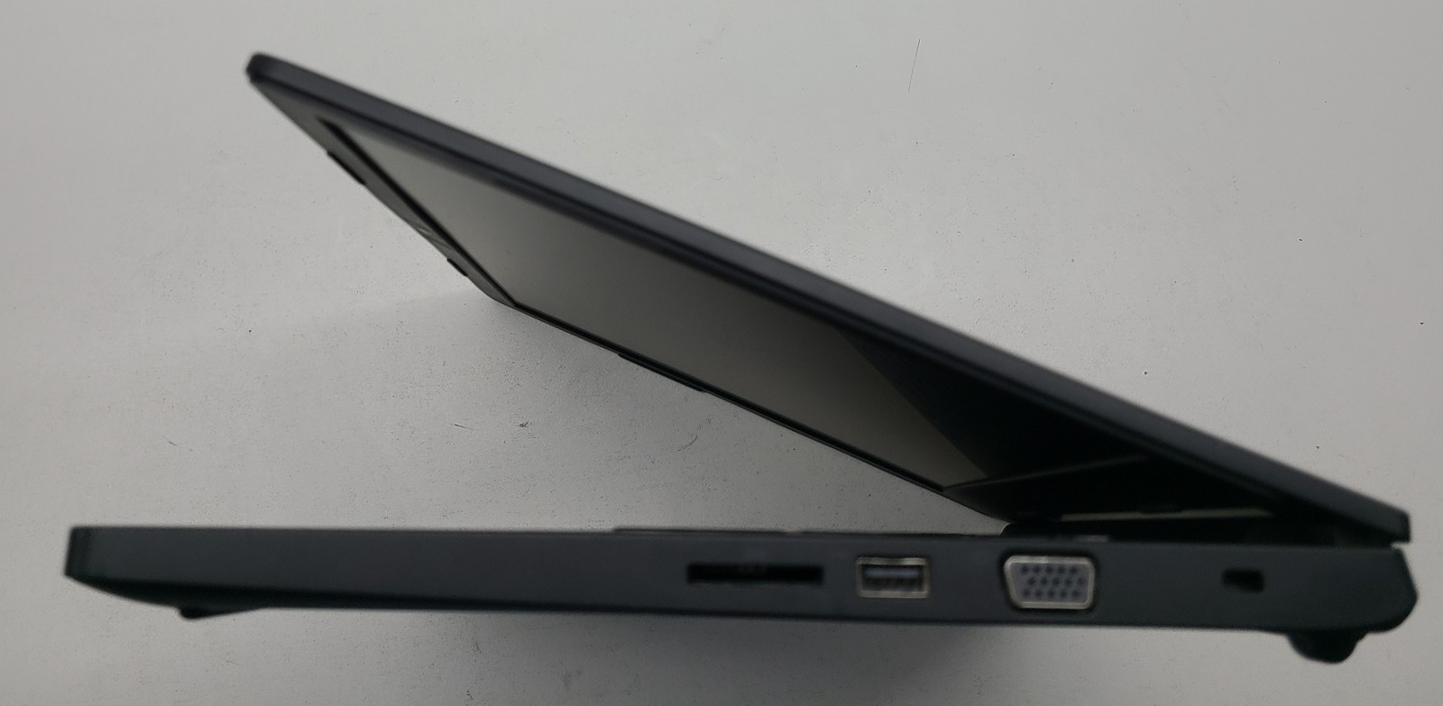 Dell Latitude 3560 Laptop Intel i3-5005U 4GB RAM NO HD/OS Bad Screen (FL)