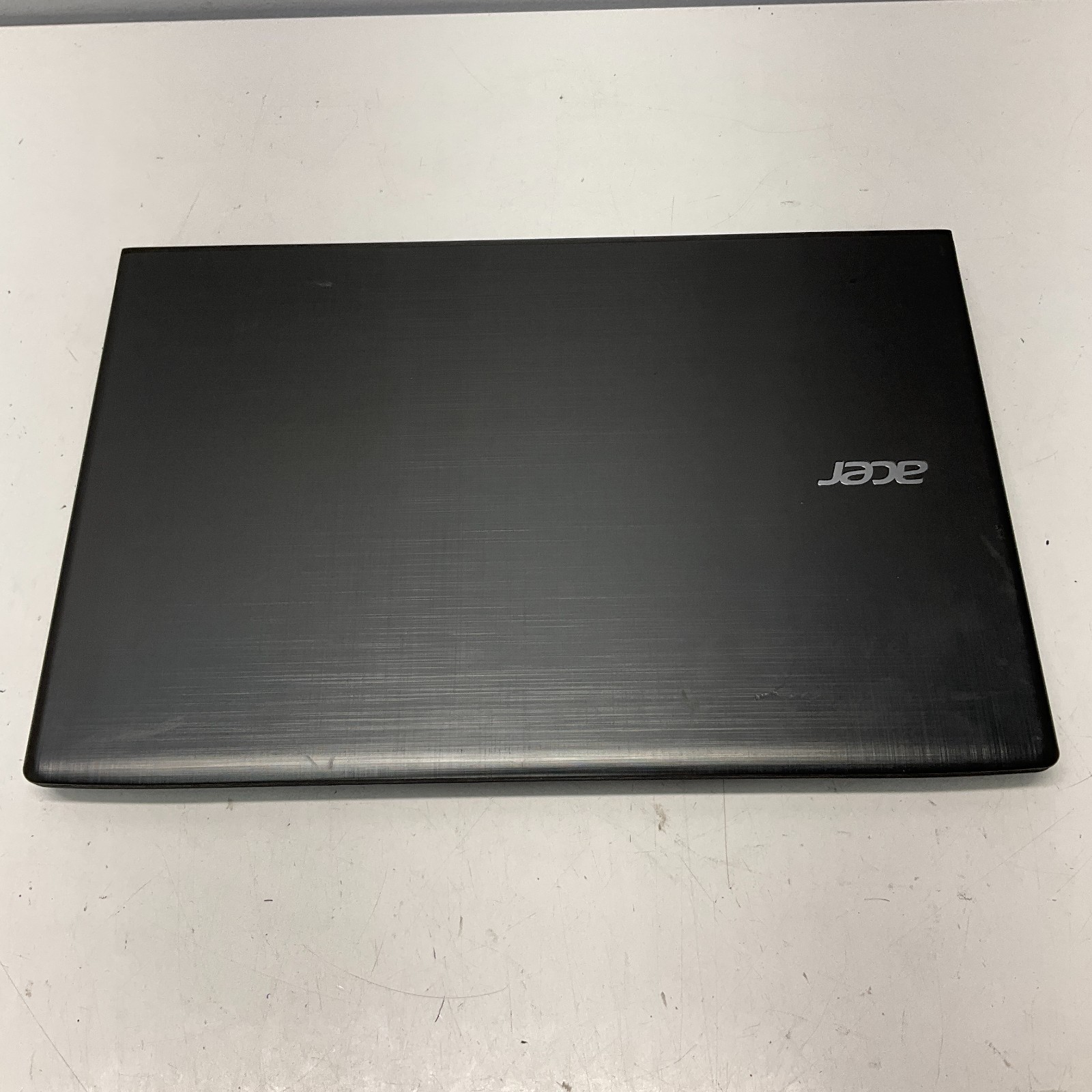 ACER ASPIRE E5-575 | I3-7100U 2.40 GHZ 4GB 250GB SSD Windows 10 Pro READ