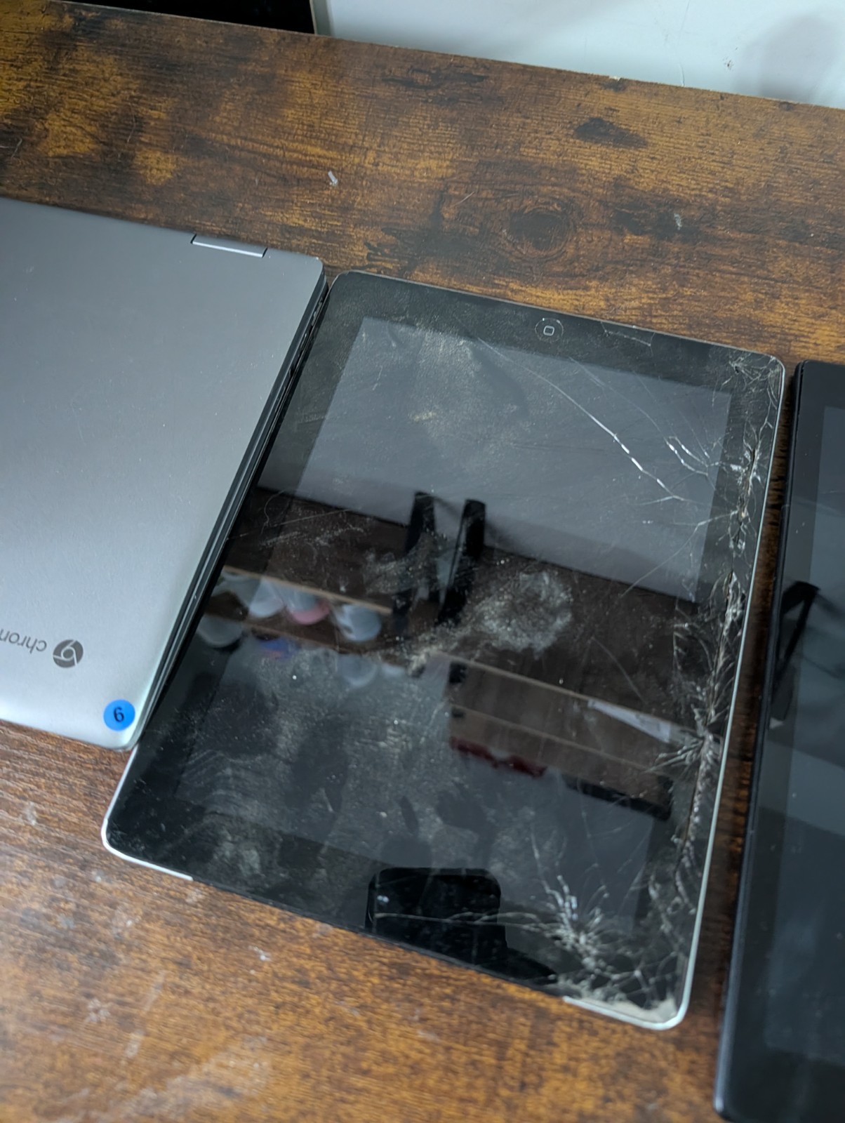 HP 14c-ca0053dxnr Chromebook, iPad 3rd Gen , Amazon 10″ 5th Gen Cracked Screens