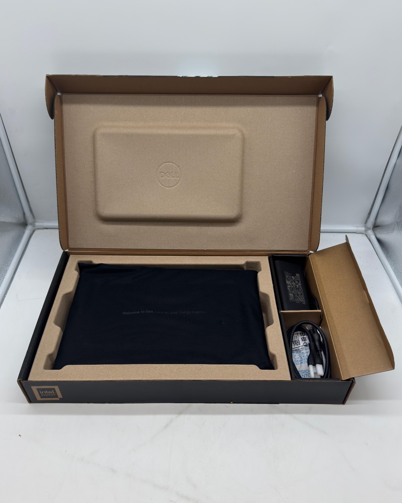 DELL Precision 5690 Laptop 16″ ULTRA 7-165H 512GB SSD 32GB RAM W11Pro Titan Gray