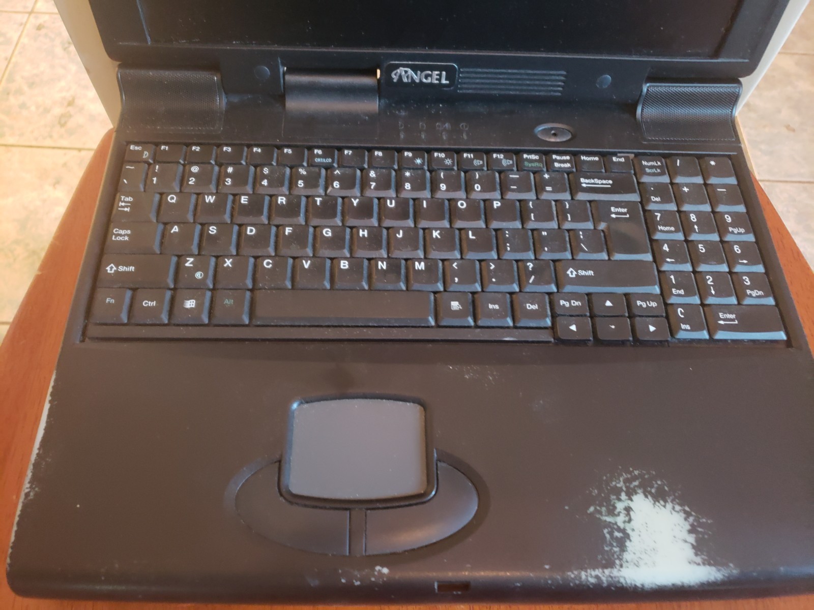 Very Rare Clevo Kapok 8500v Vintage Gaming Laptop P3 1ghz 768m AtiRage128 Winxp