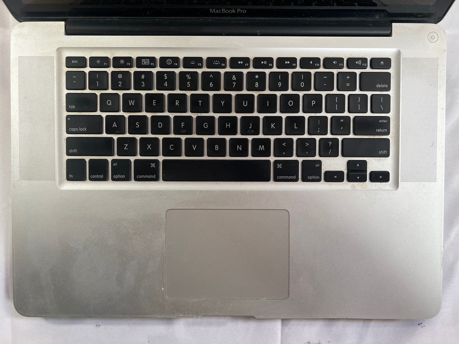 Apple MacBook Pro Mid 2009 2.53 GHz Core 2 Duo No Drive 15″ FOR PARTS/REPAIR