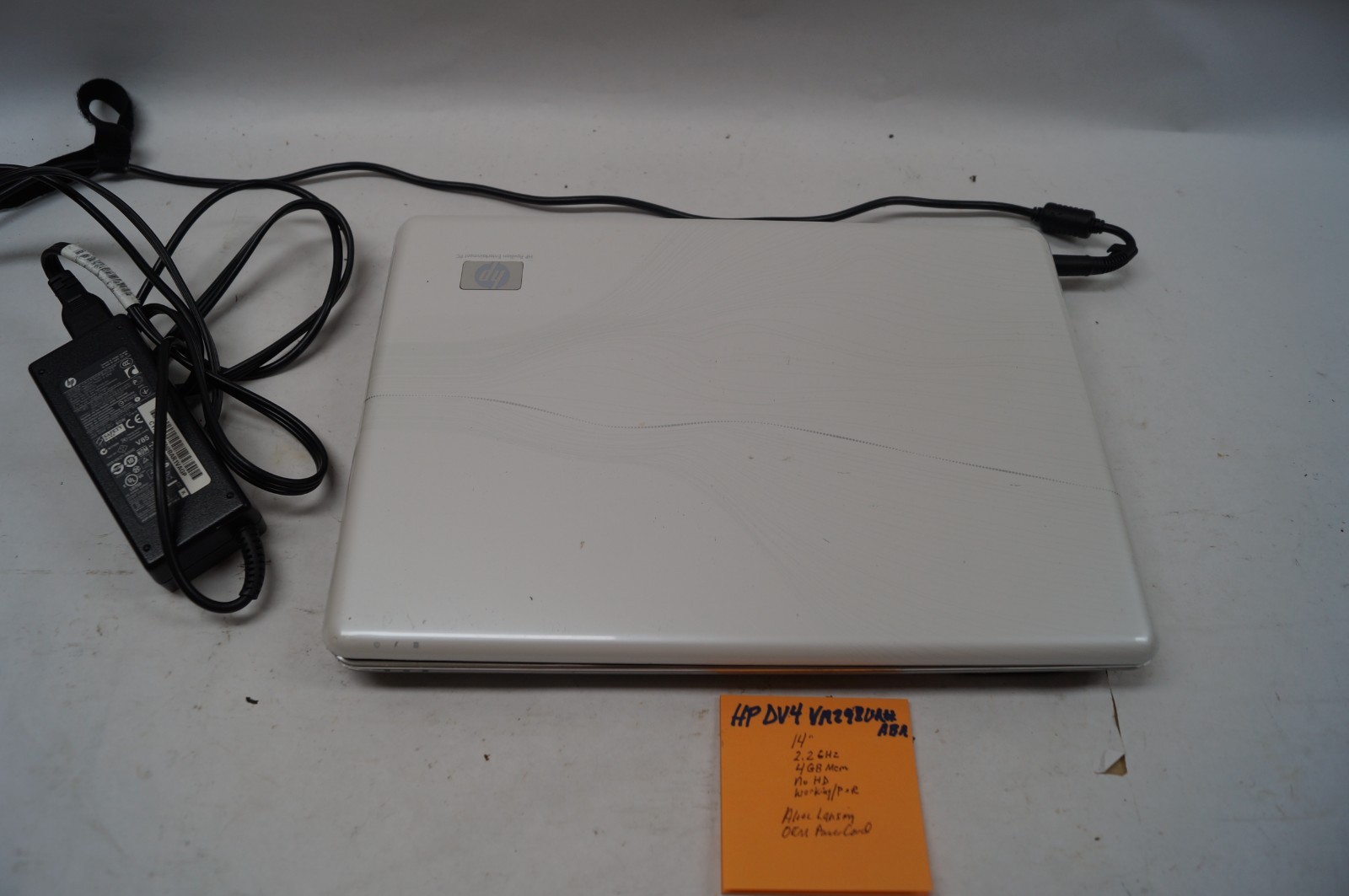 HP DV4 VA298UA#ABA Pavilion Laptop 14″ 2.2GHz 4GB Mem No HD WORKING PoR B153