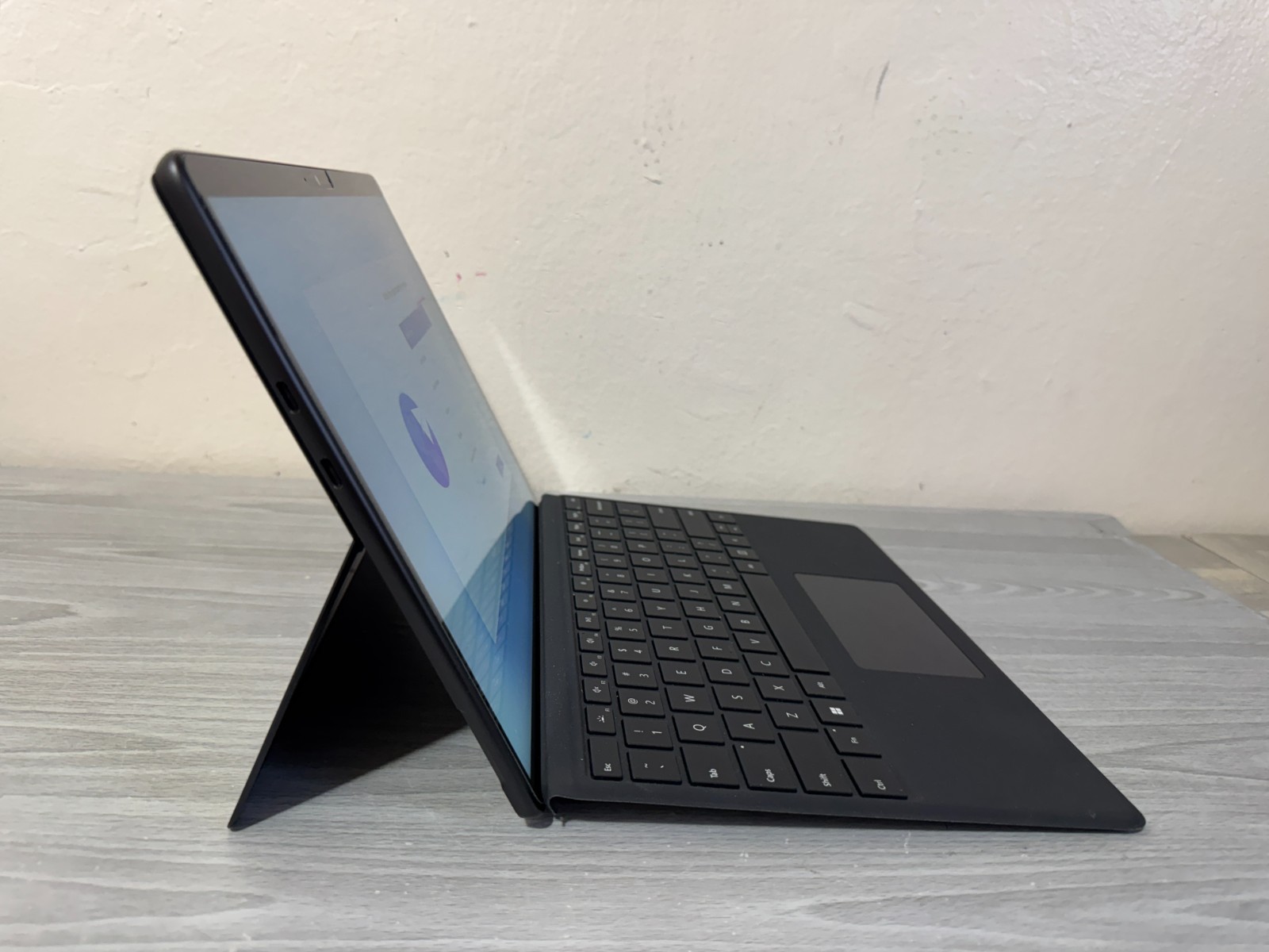 2TB Microsoft Surface Pro 9th 16GB RAM 2TB Intel i5 12th BUNDLE LOT (Read Desc)