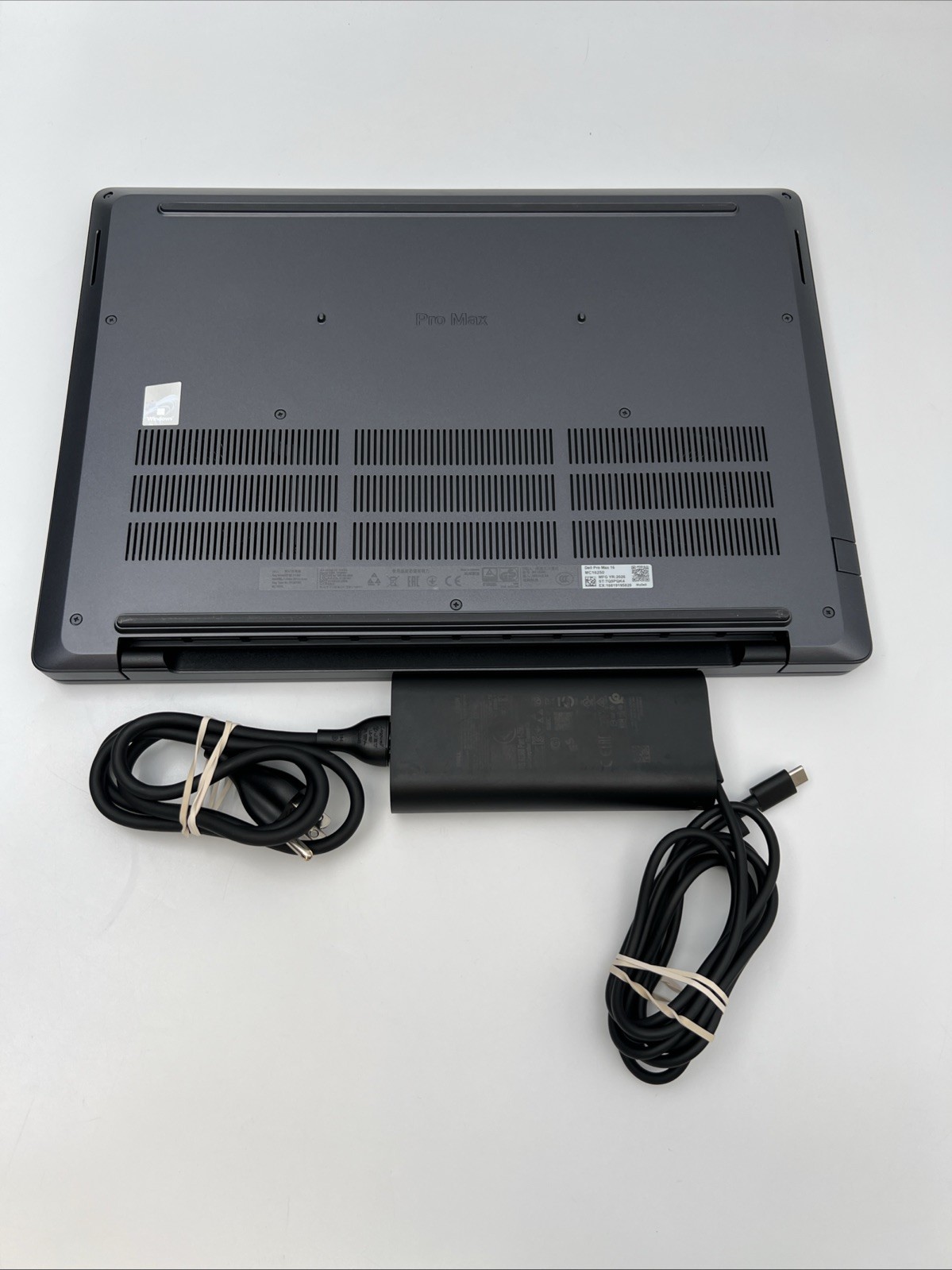 Dell Pro Max 16 MC16250 Ultra 9 285H 32GB 1TB SSD NVIDIA RTX Pro 1000 Blackwell