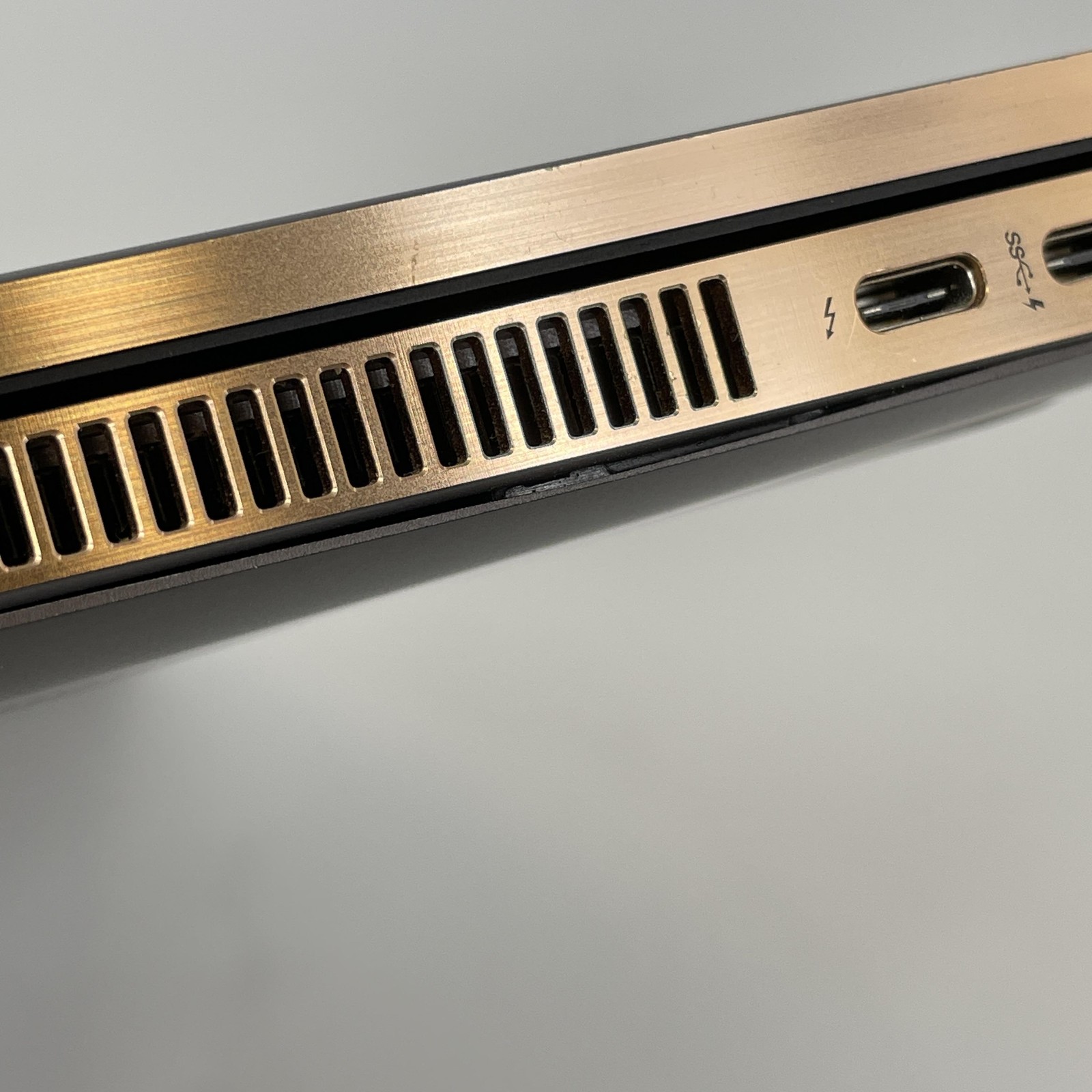 HP Spectre 15 x360 4K TOUCH i7-8550U 1.80GHz 16GB 512GB SSD NVIDIA MX150 Good