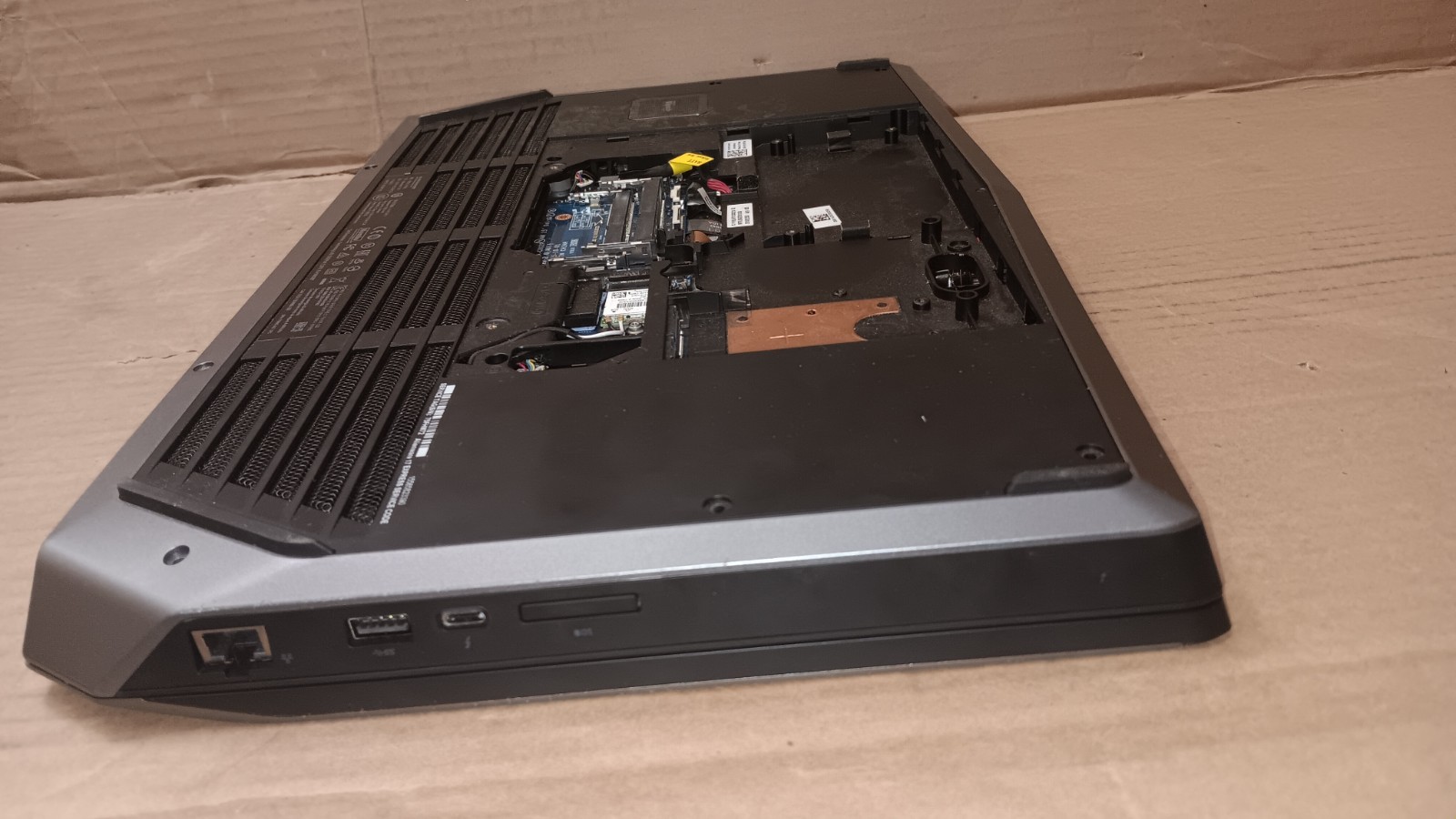 Dell Alienware 17 R3 Gaming Laptop Core i7 Motherboard 17.3″ LCD Screen Parts