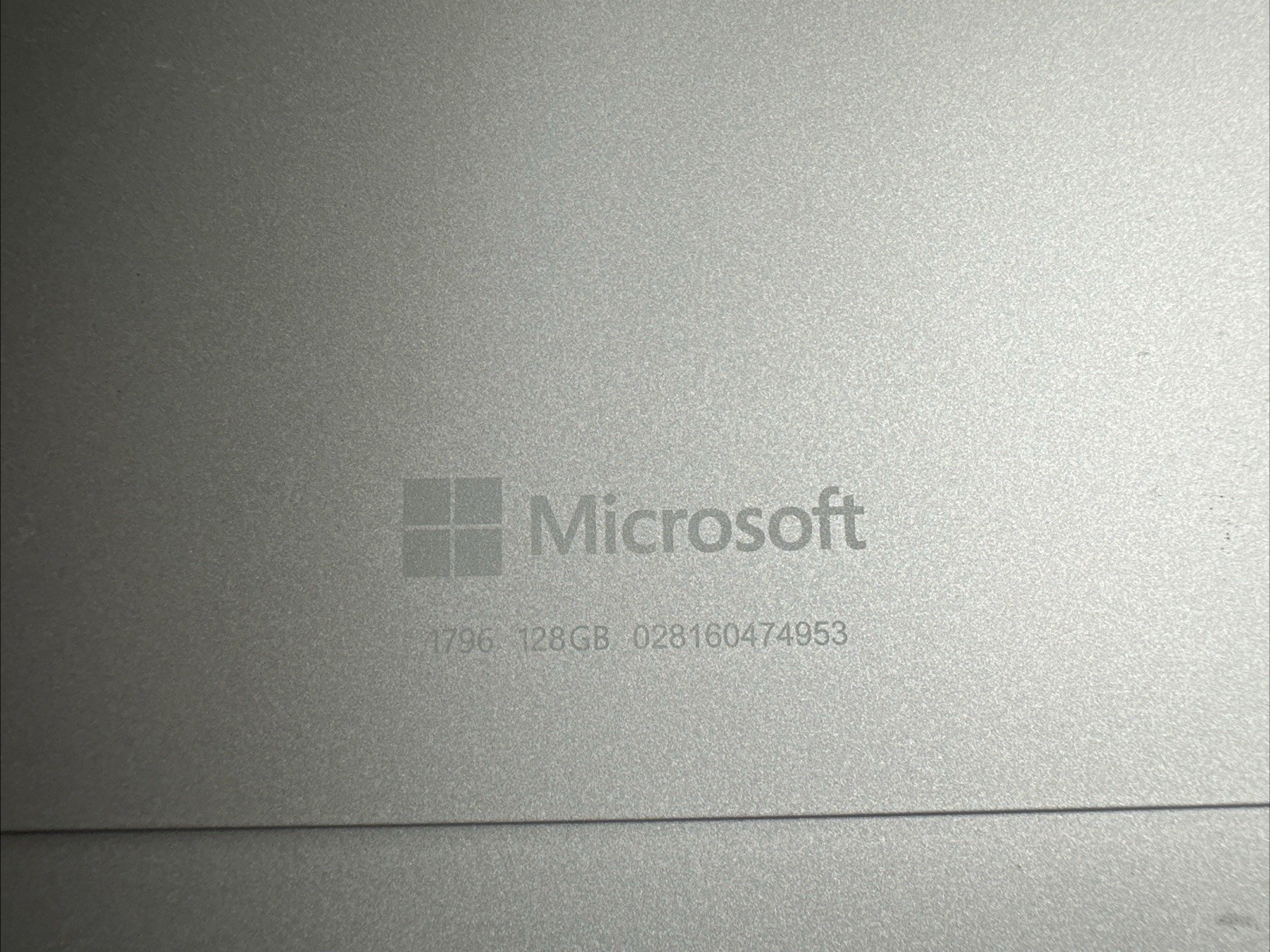 Microsoft Surface Pro 5 Intel Core i5-7300U CPU @ 2.60GHz 4GB RAM 128GB SSD