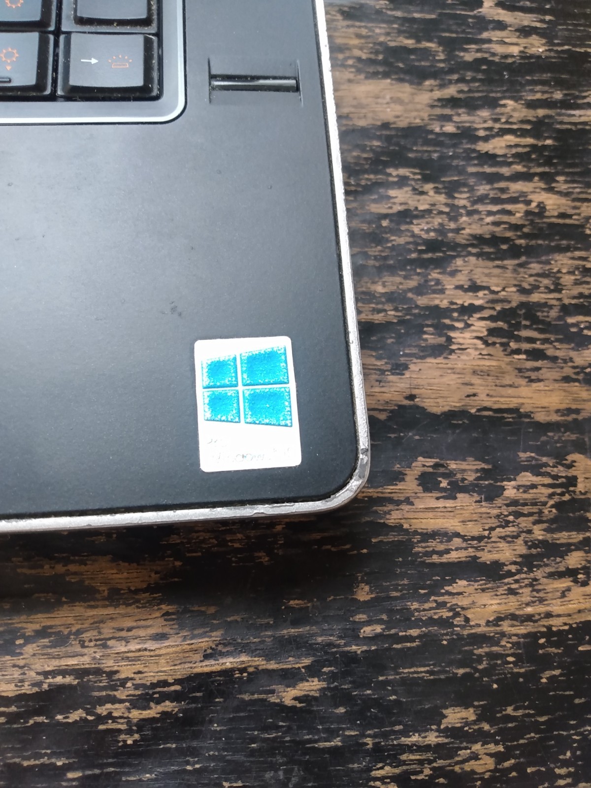 Dell Latitude E6430 – intel Core I5 3rd gen – NO RAM/HDD/BATT – Power issue