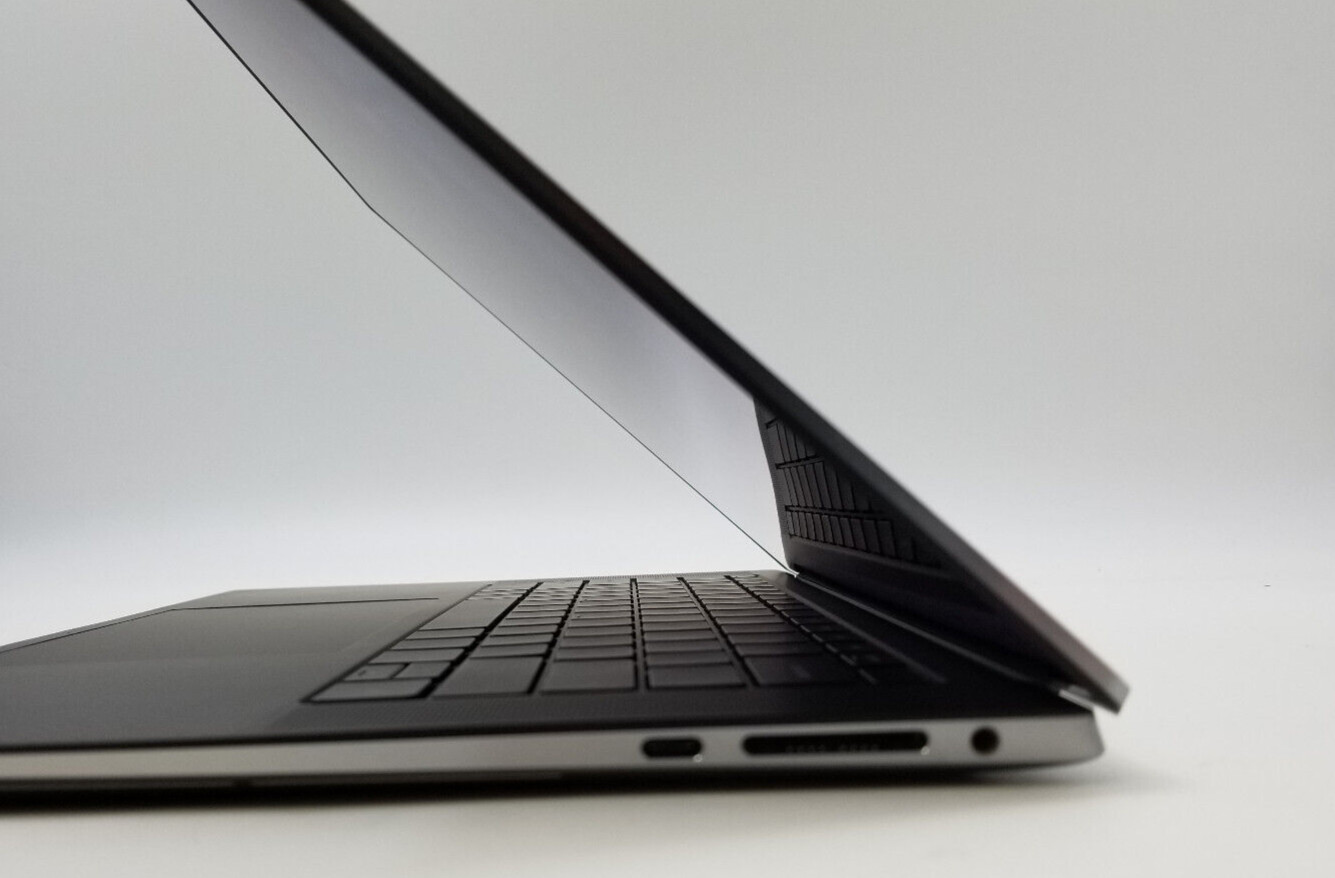Dell Precision 5570 Laptop Touch, Intel i7-12th ( 32GB Ram+512 NVMe ) RTX A2000.